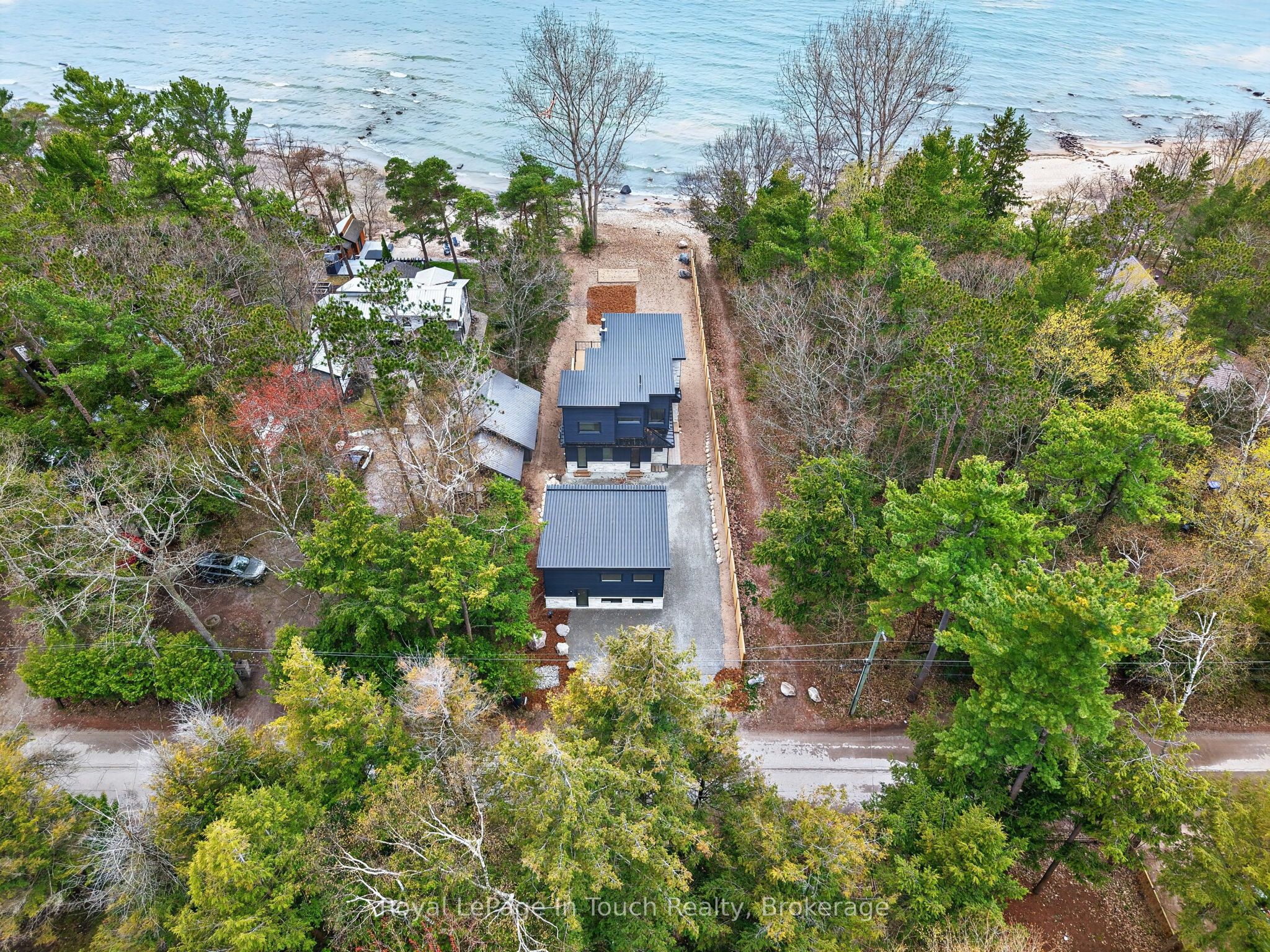 160 Tiny Beaches Road N Property Photo 2