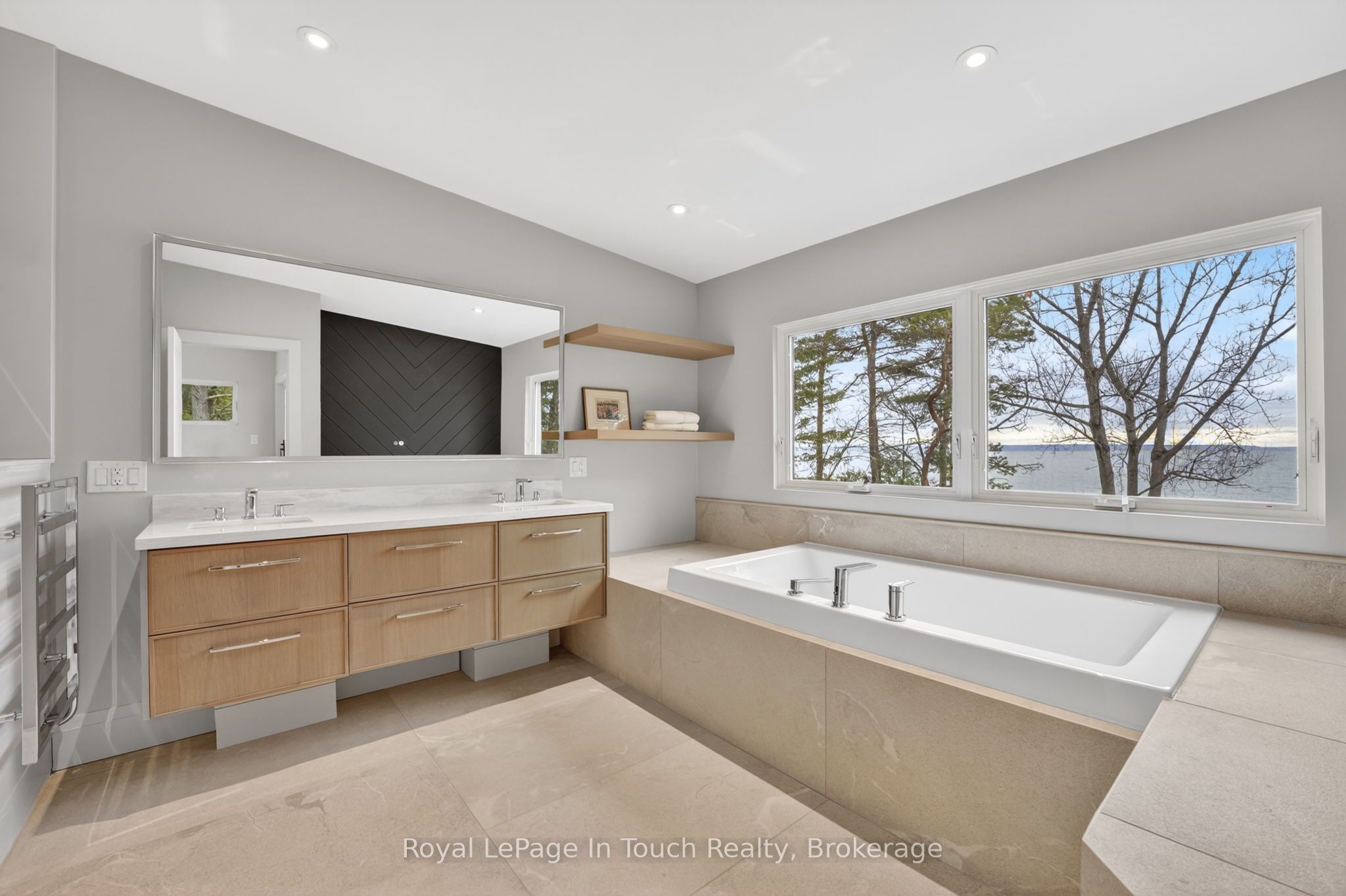 160 Tiny Beaches Road N Property Photo 24