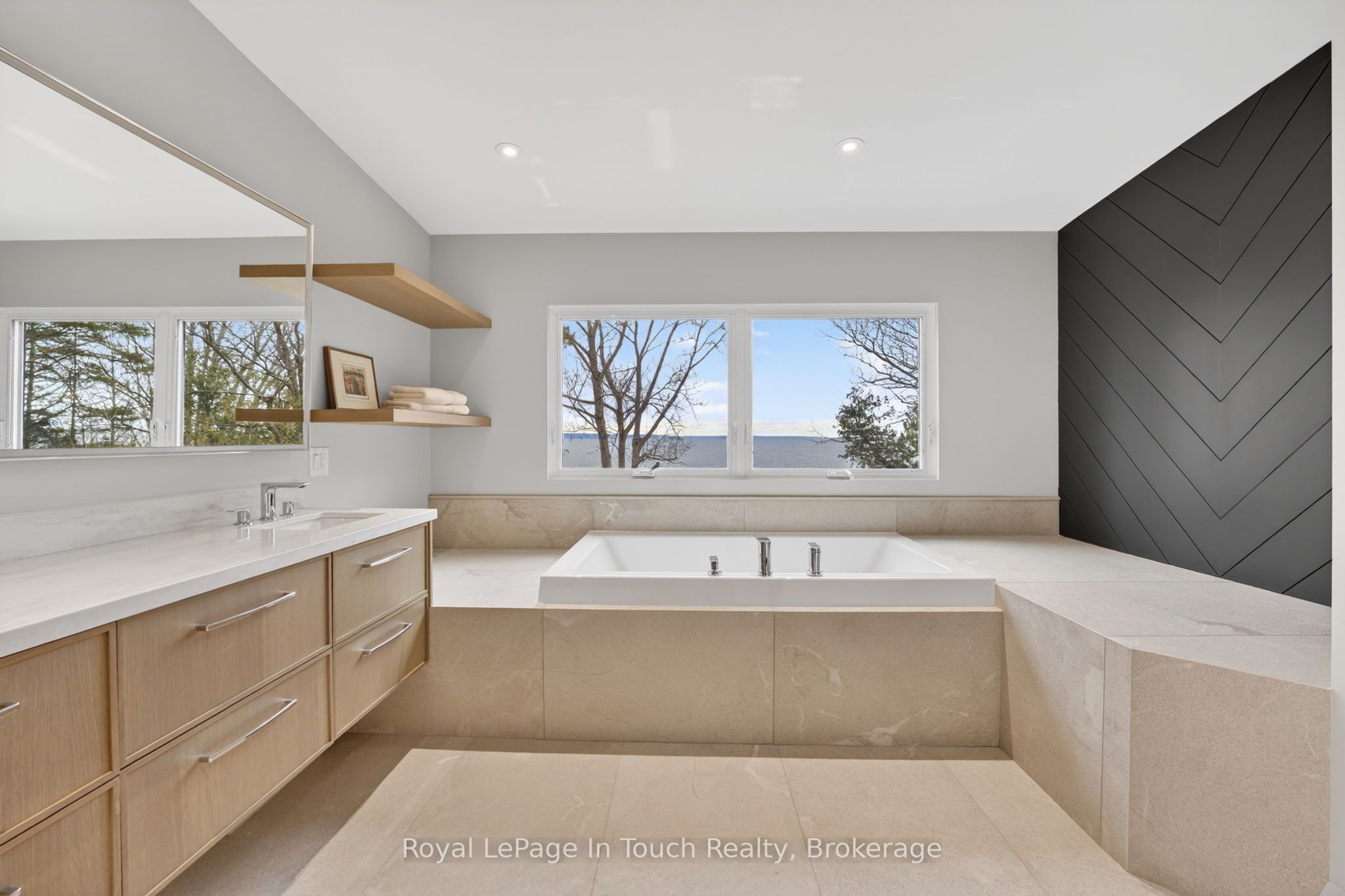 160 Tiny Beaches Road N Property Photo 25