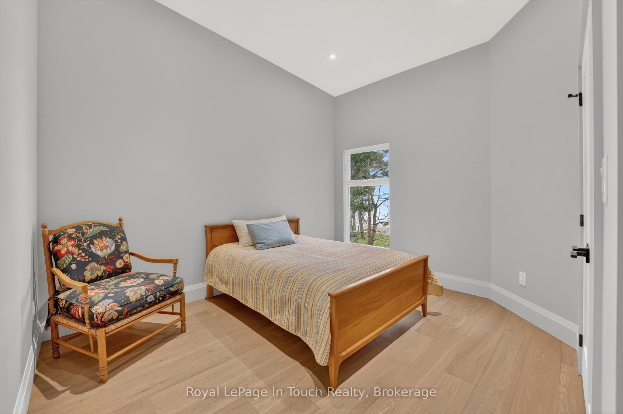 160 Tiny Beaches Road N Property Photo 27