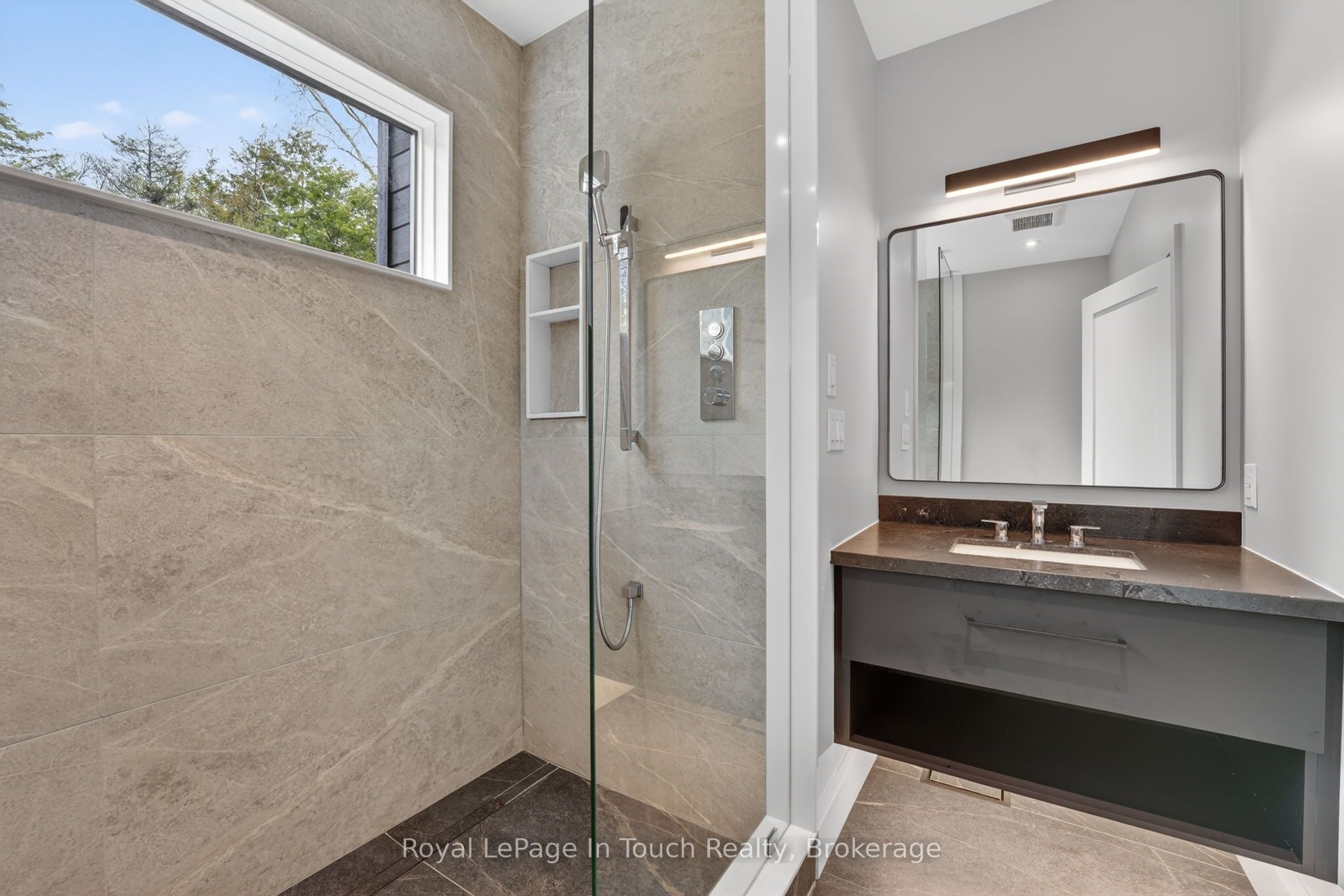160 Tiny Beaches Road N Property Photo 31