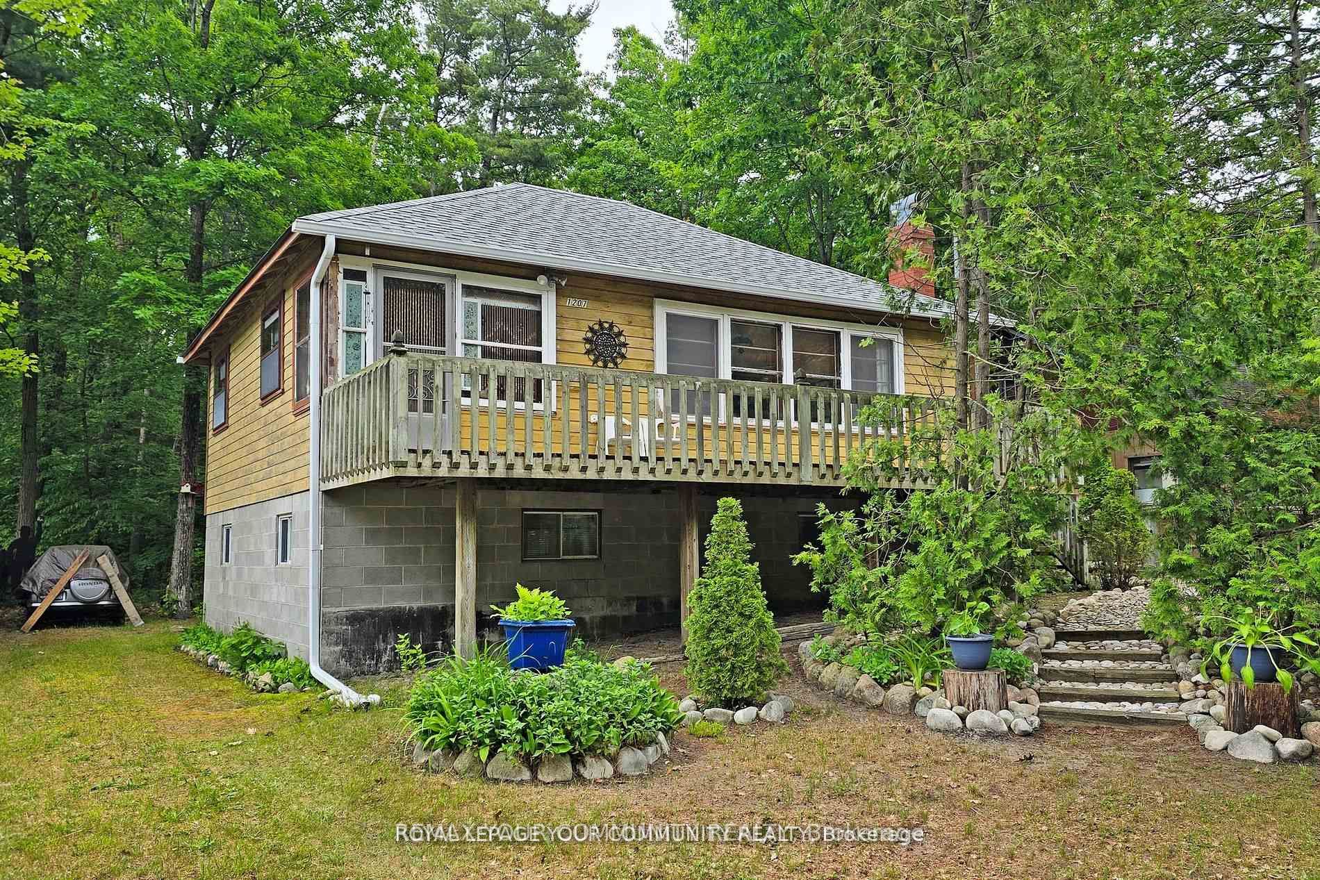1207 Tiny Beaches Road S Property Photo 1