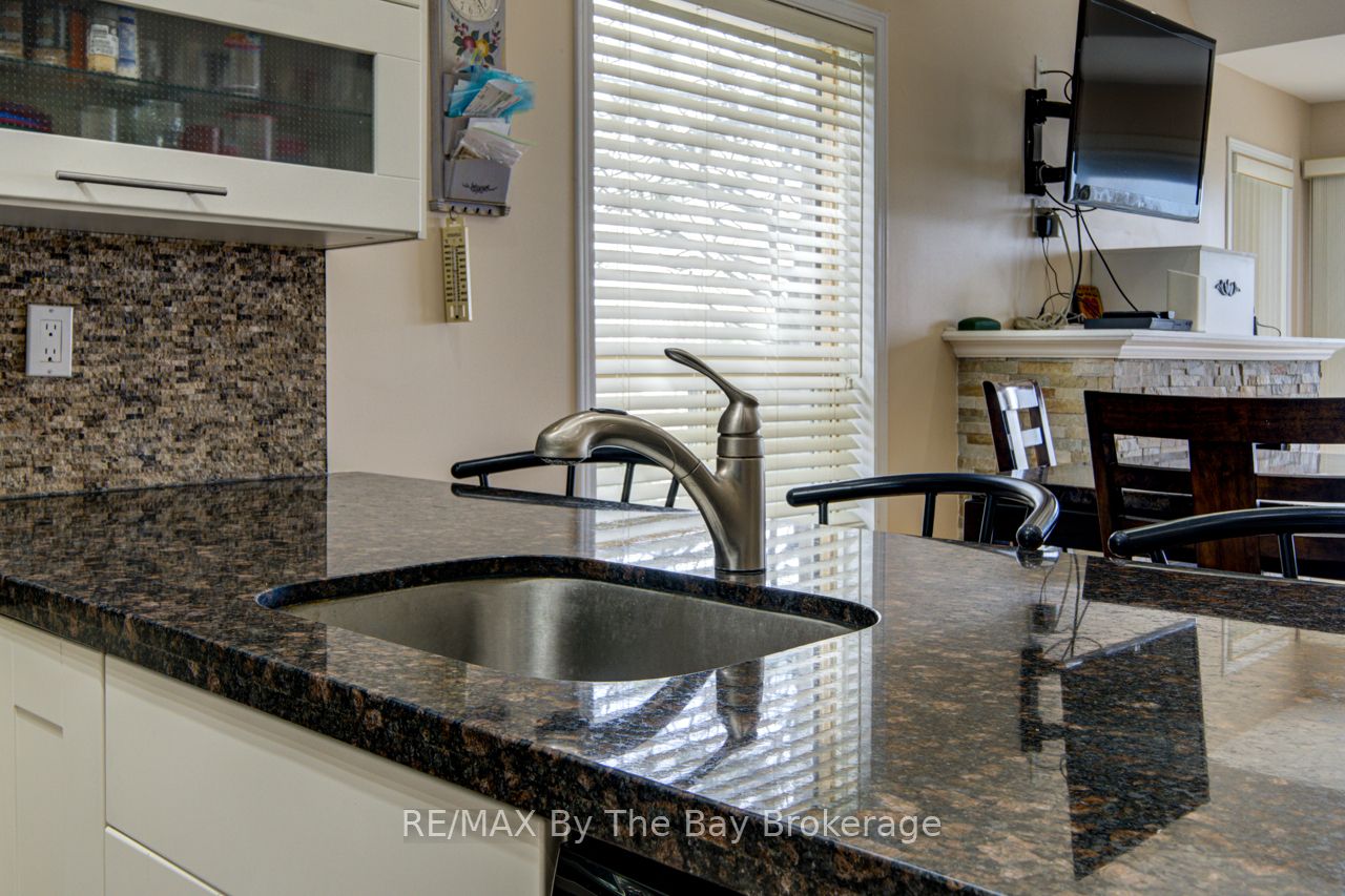 216 River Road E 1 Property Photo 11