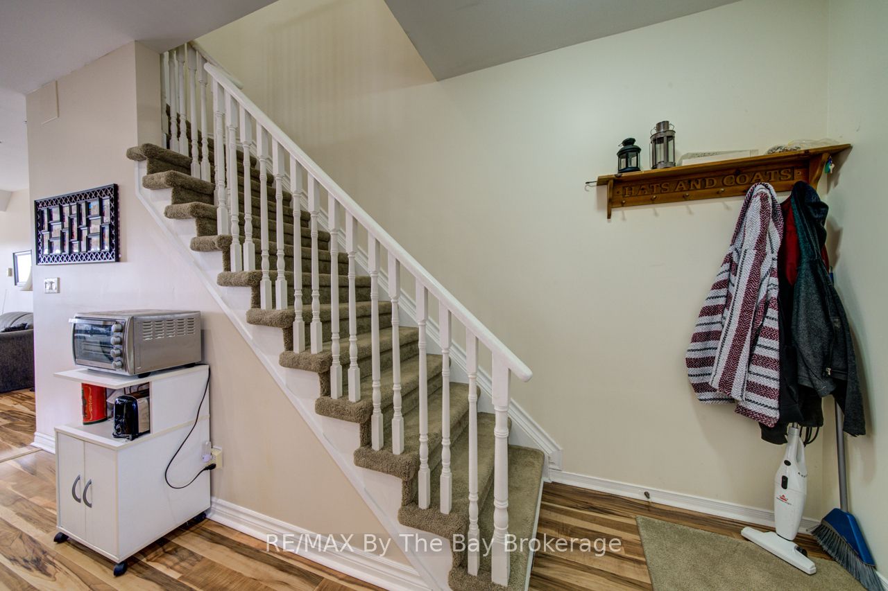 216 River Road E 1 Property Photo 26
