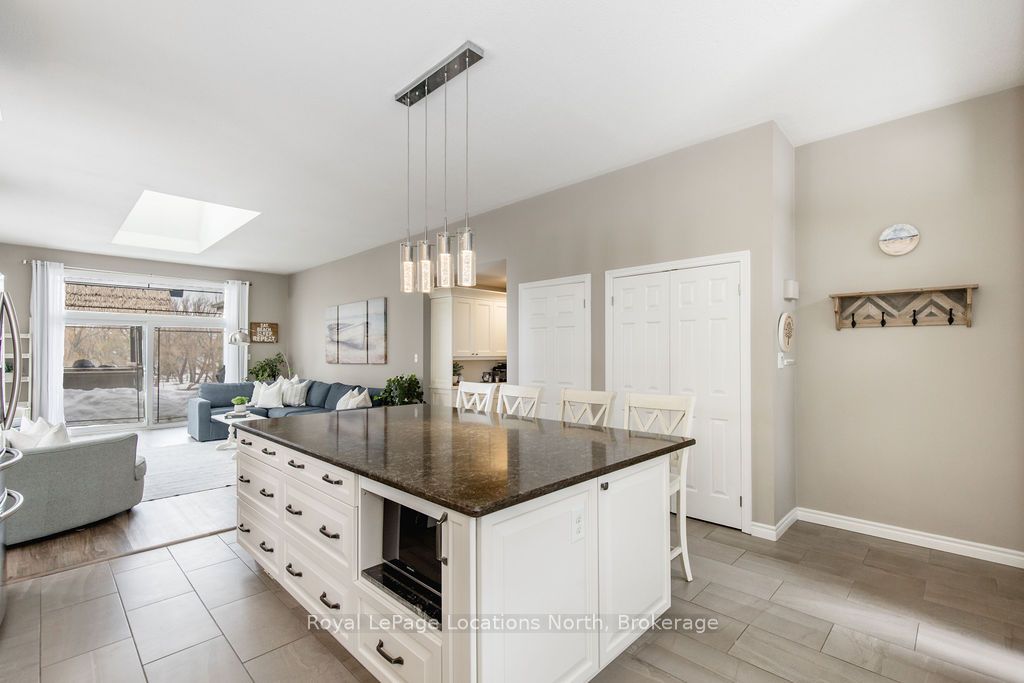 1094 River Road W Property Photo 8