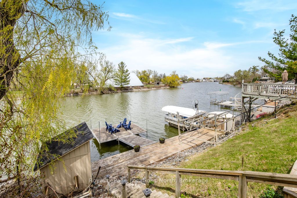 1094 River Road W Property Photo 41