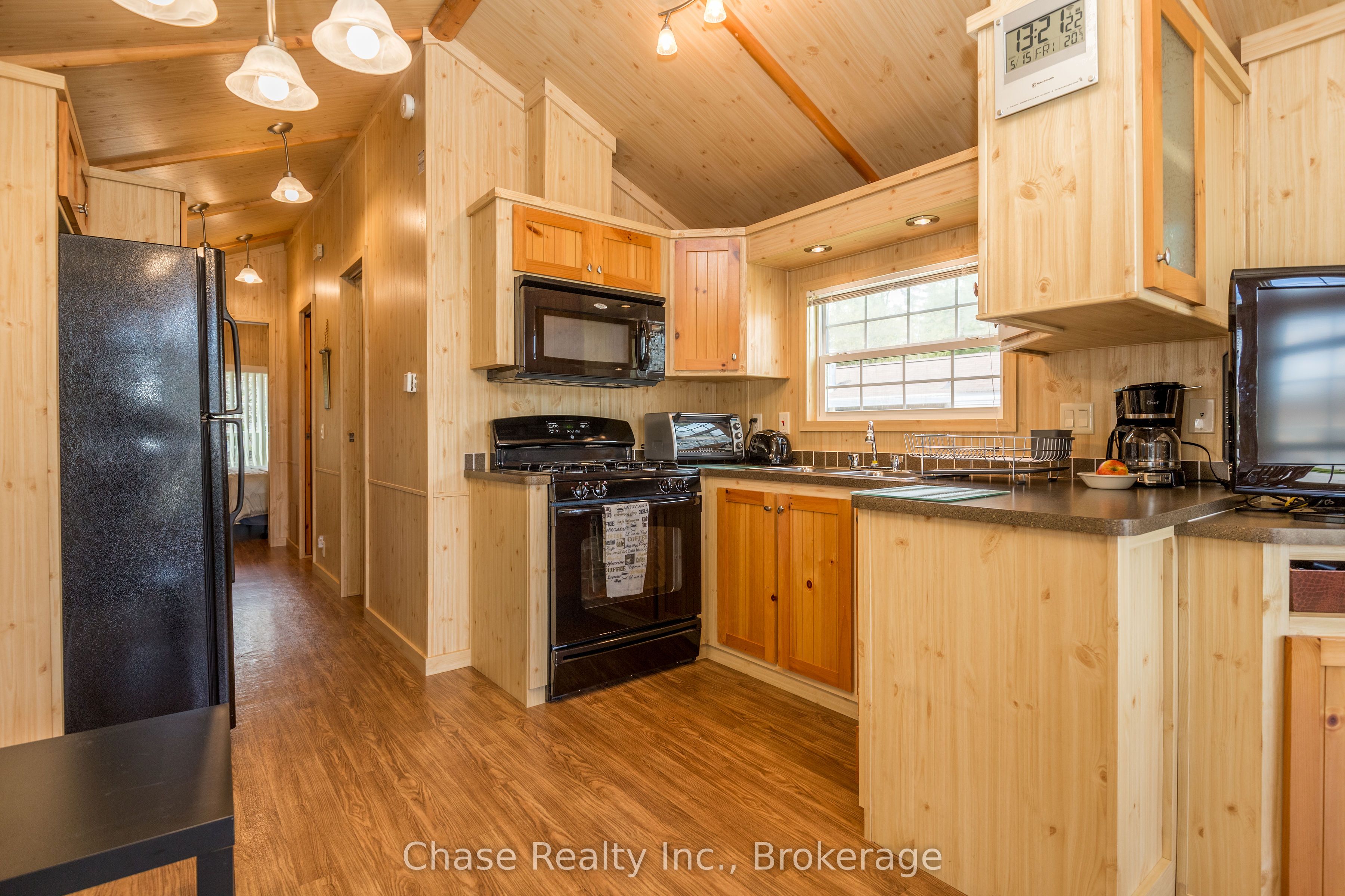 38 Temagami Trail Property Photo 6