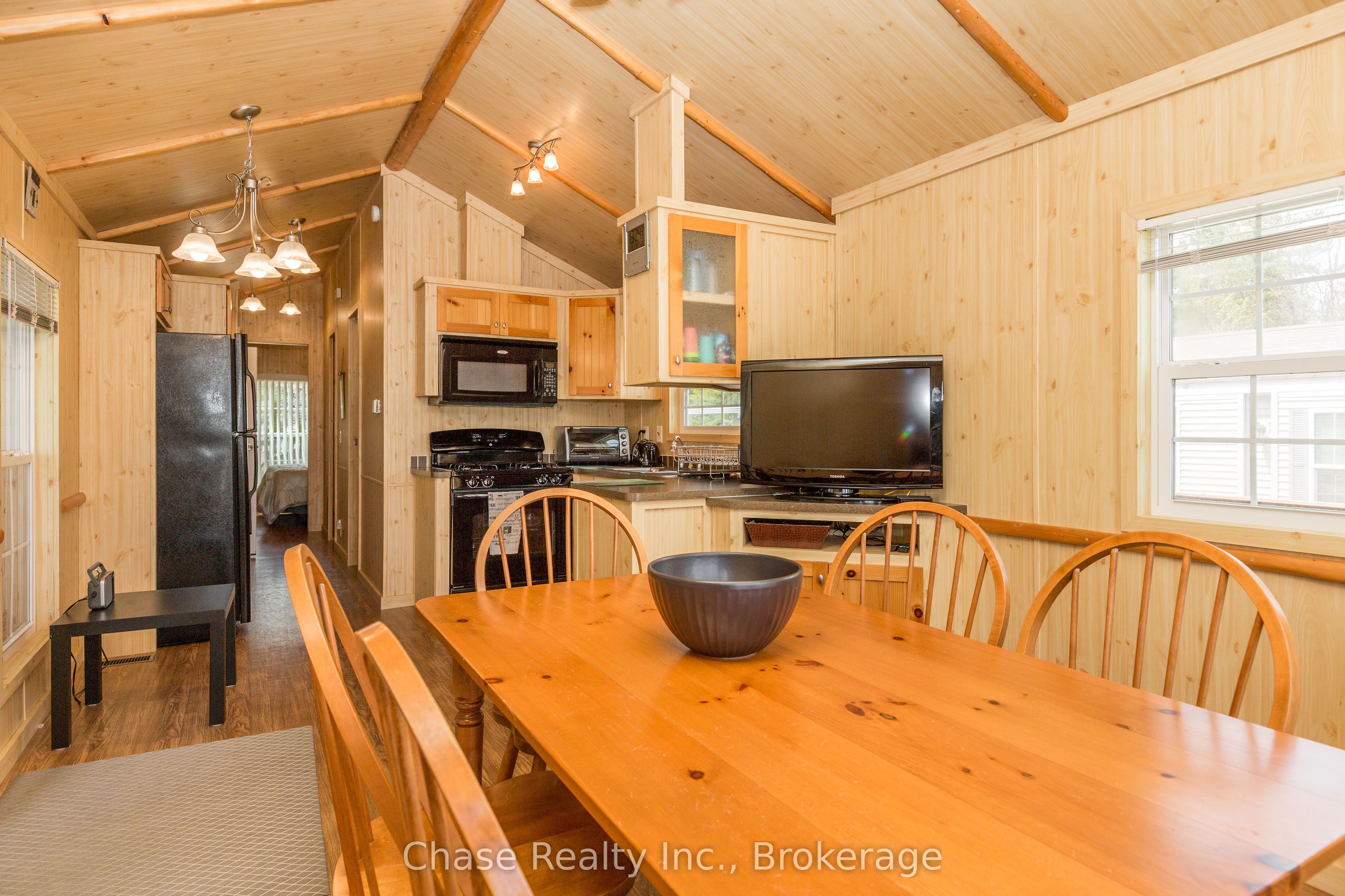 38 Temagami Trail Property Photo 8