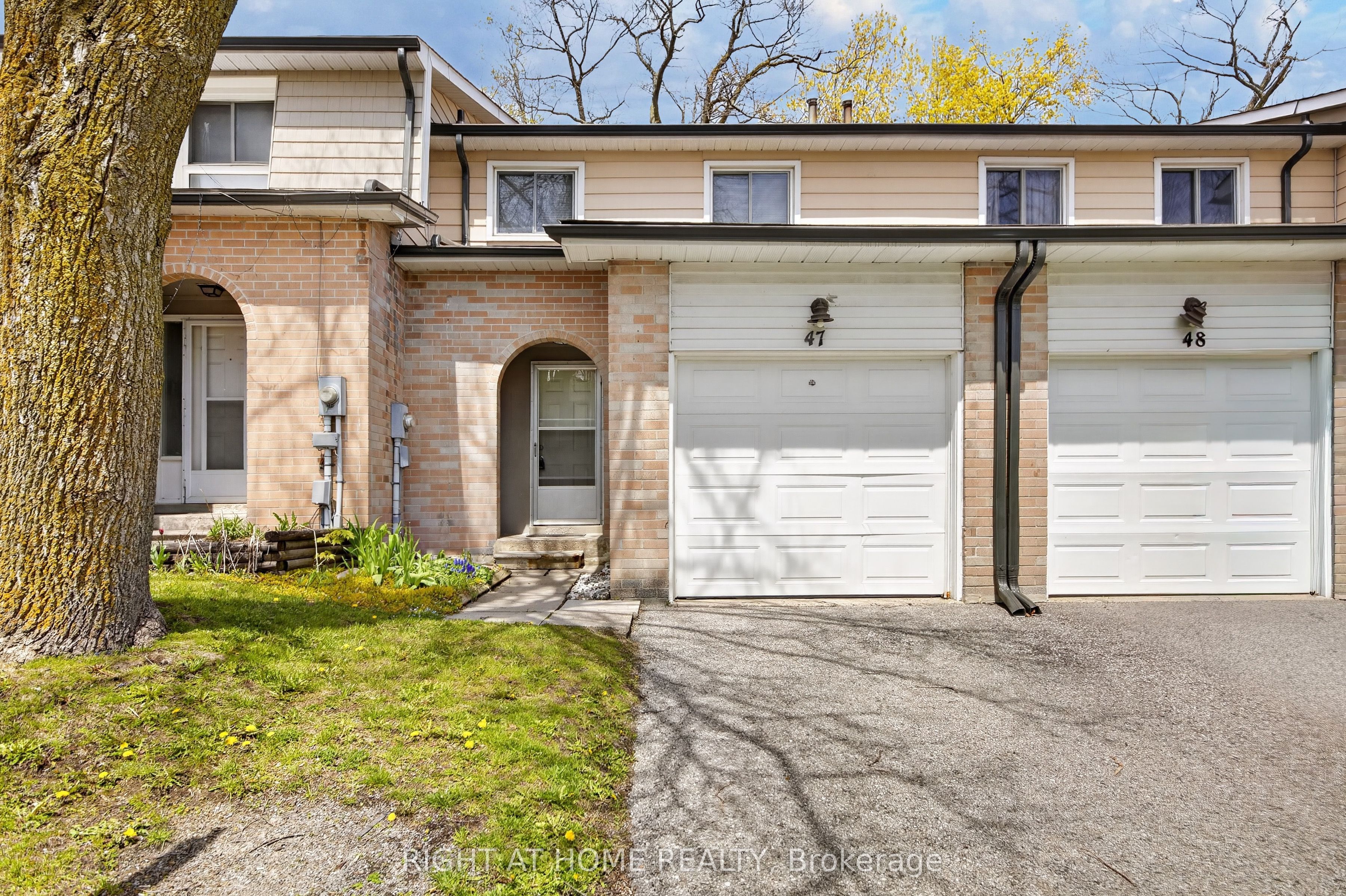 2 BERNICK Drive 47 Property Photo 1