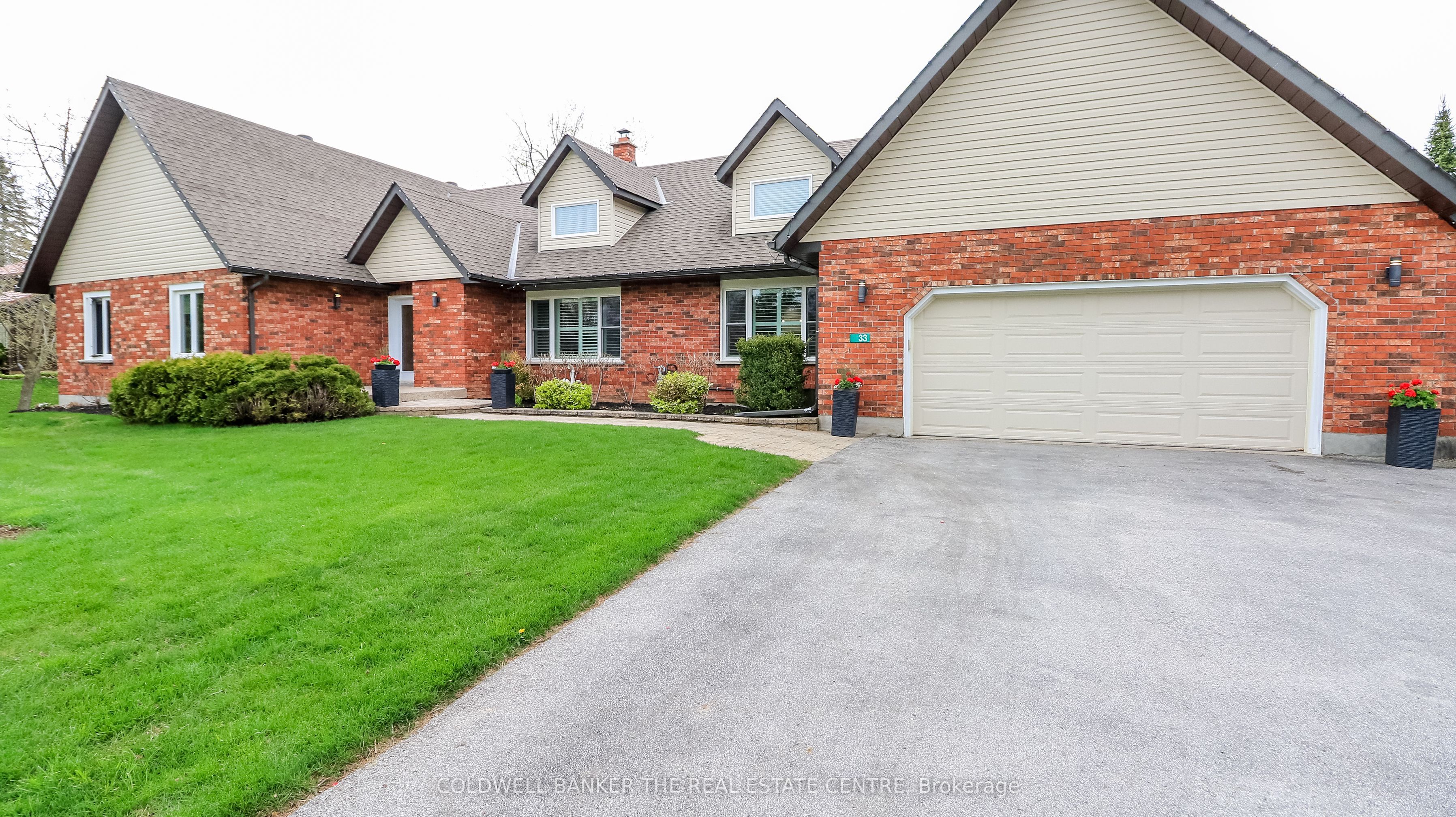 33 Elvyn Crescent Property Photo 2