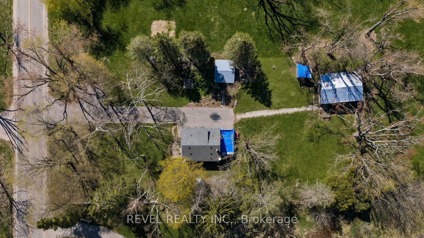2940 Old Second Road S Property Photo 43