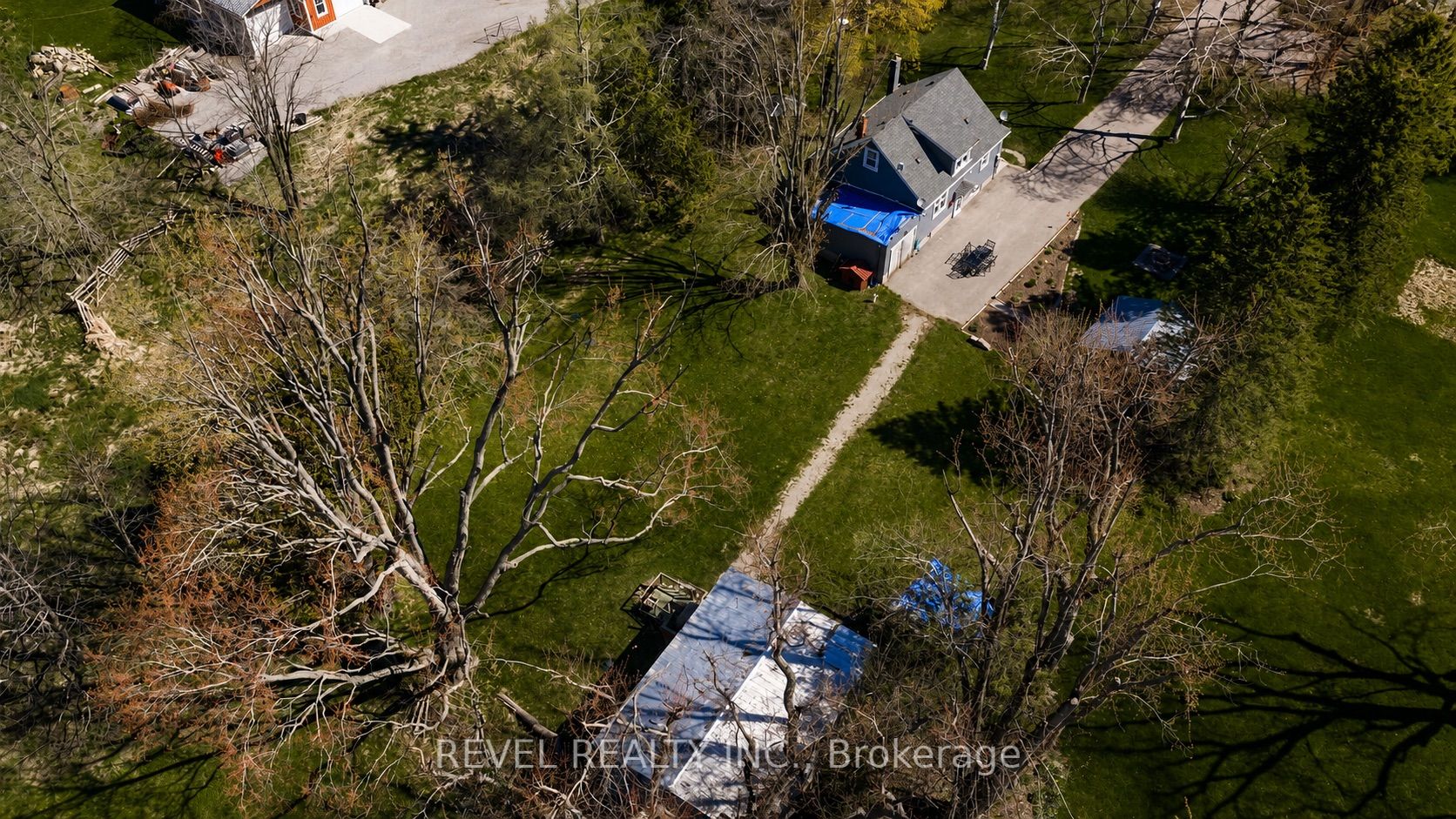 2940 Old Second Road S Property Photo 45
