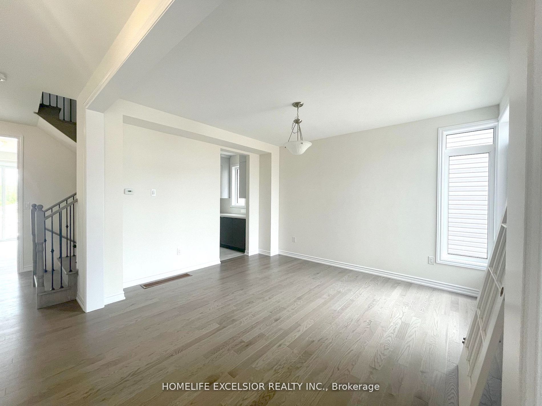 16 Rosanne Circ Property Photo 7