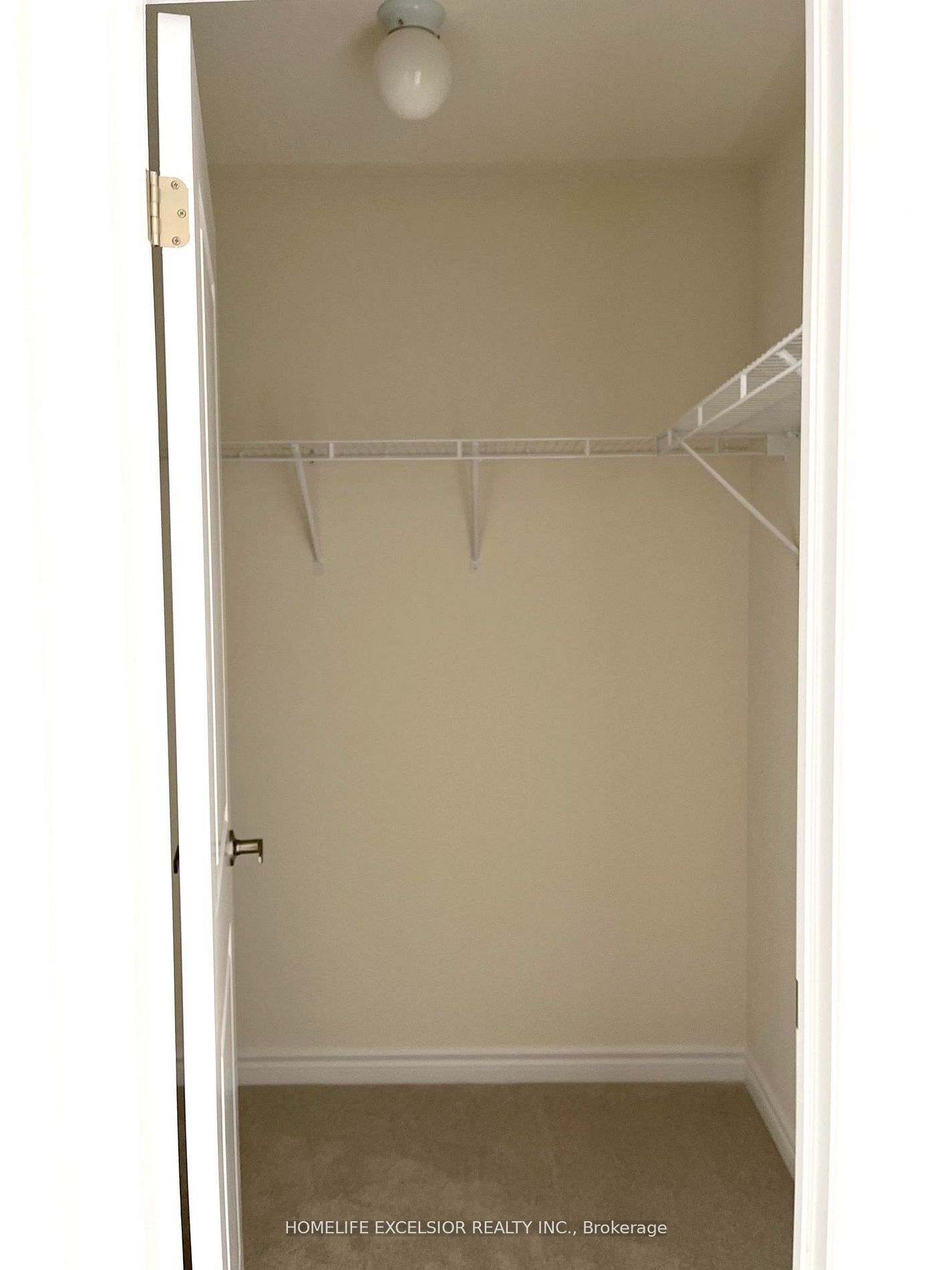16 Rosanne Circ Property Photo 10