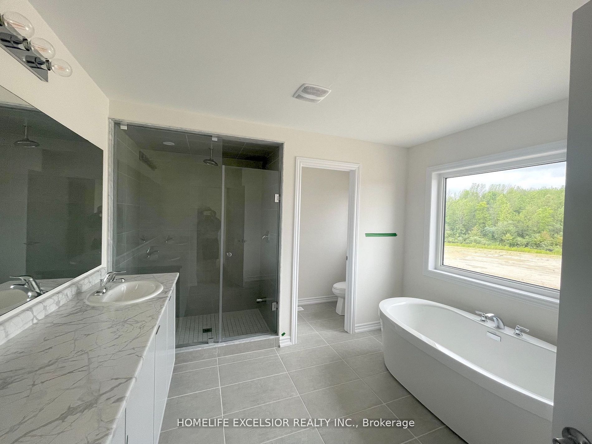 16 Rosanne Circ Property Photo 27