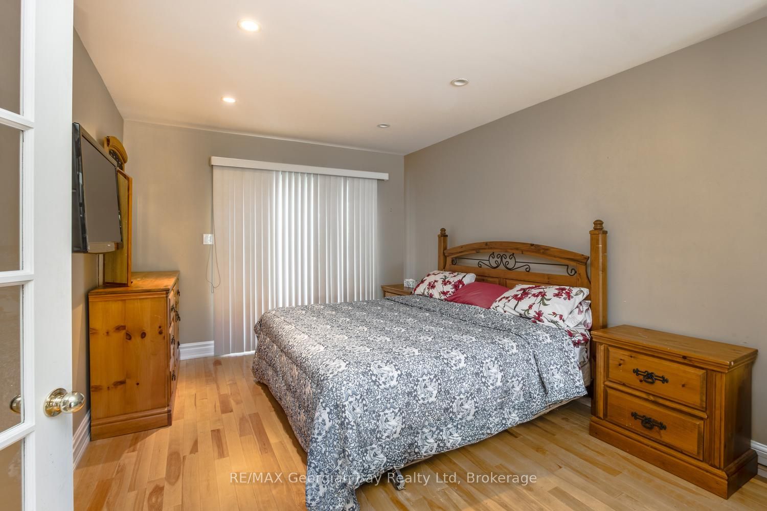 1107 Tiny Beaches Road S Property Photo 17