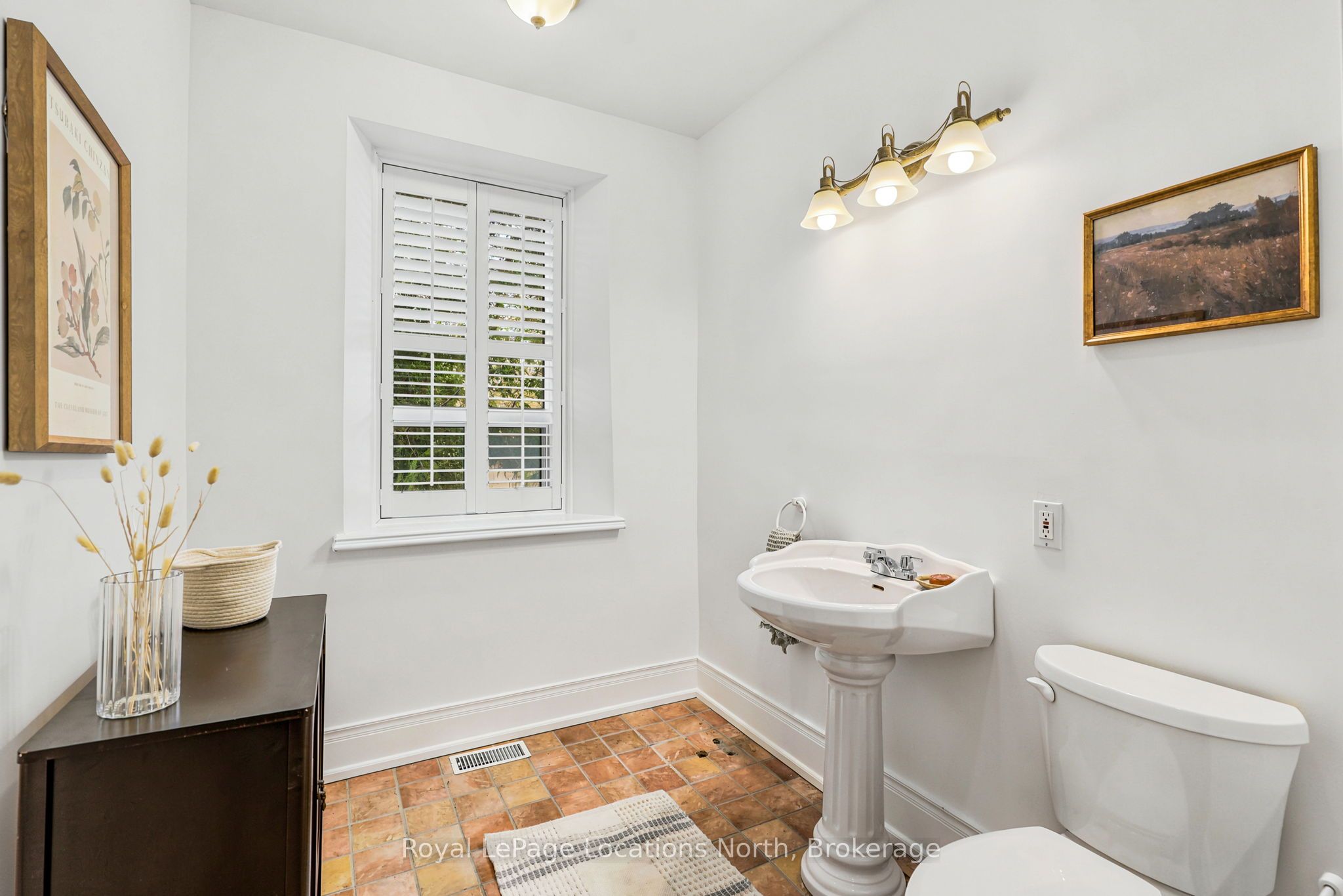 562 Cameron Street Property Photo 16