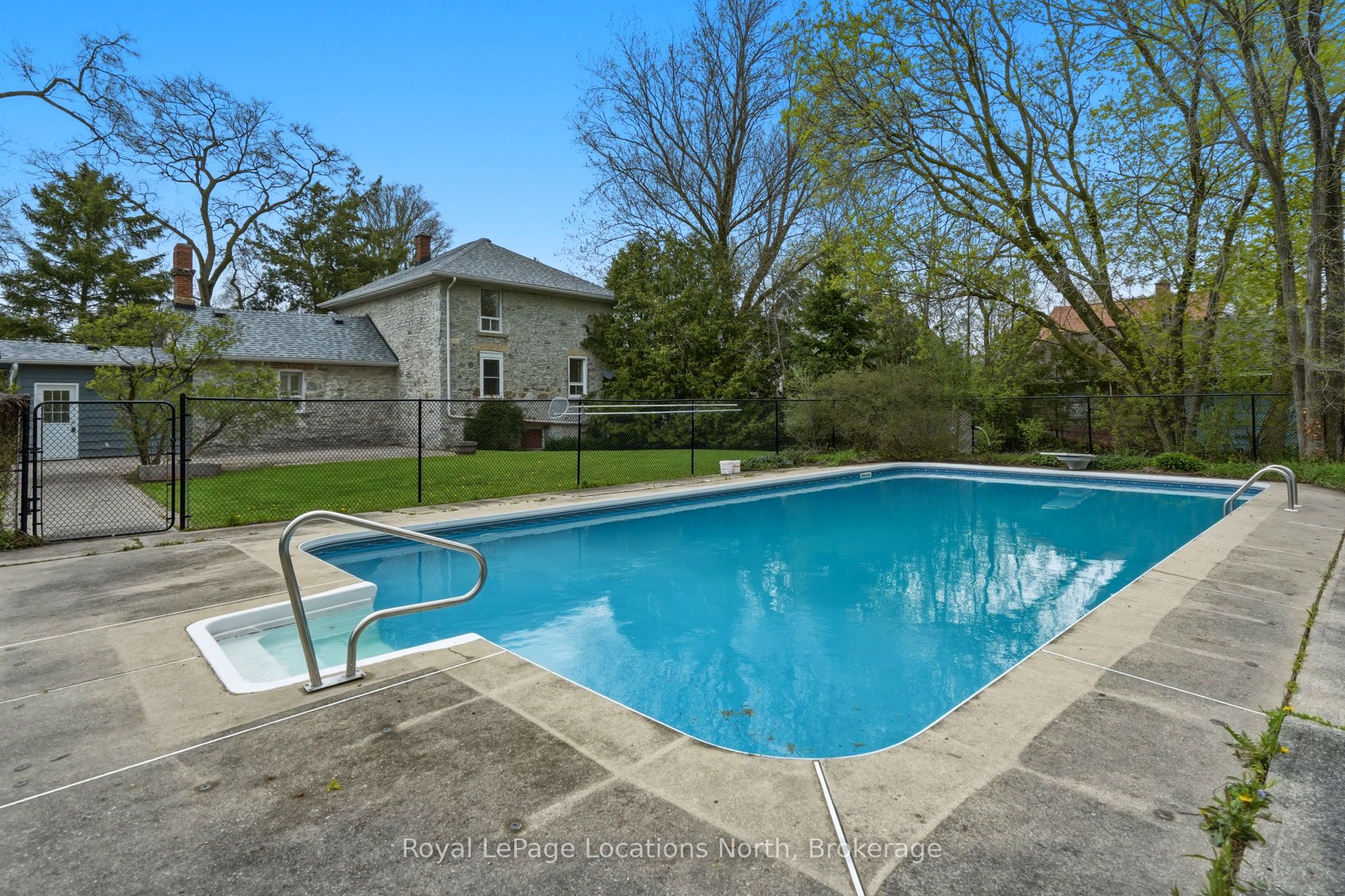 562 Cameron Street Property Photo 29