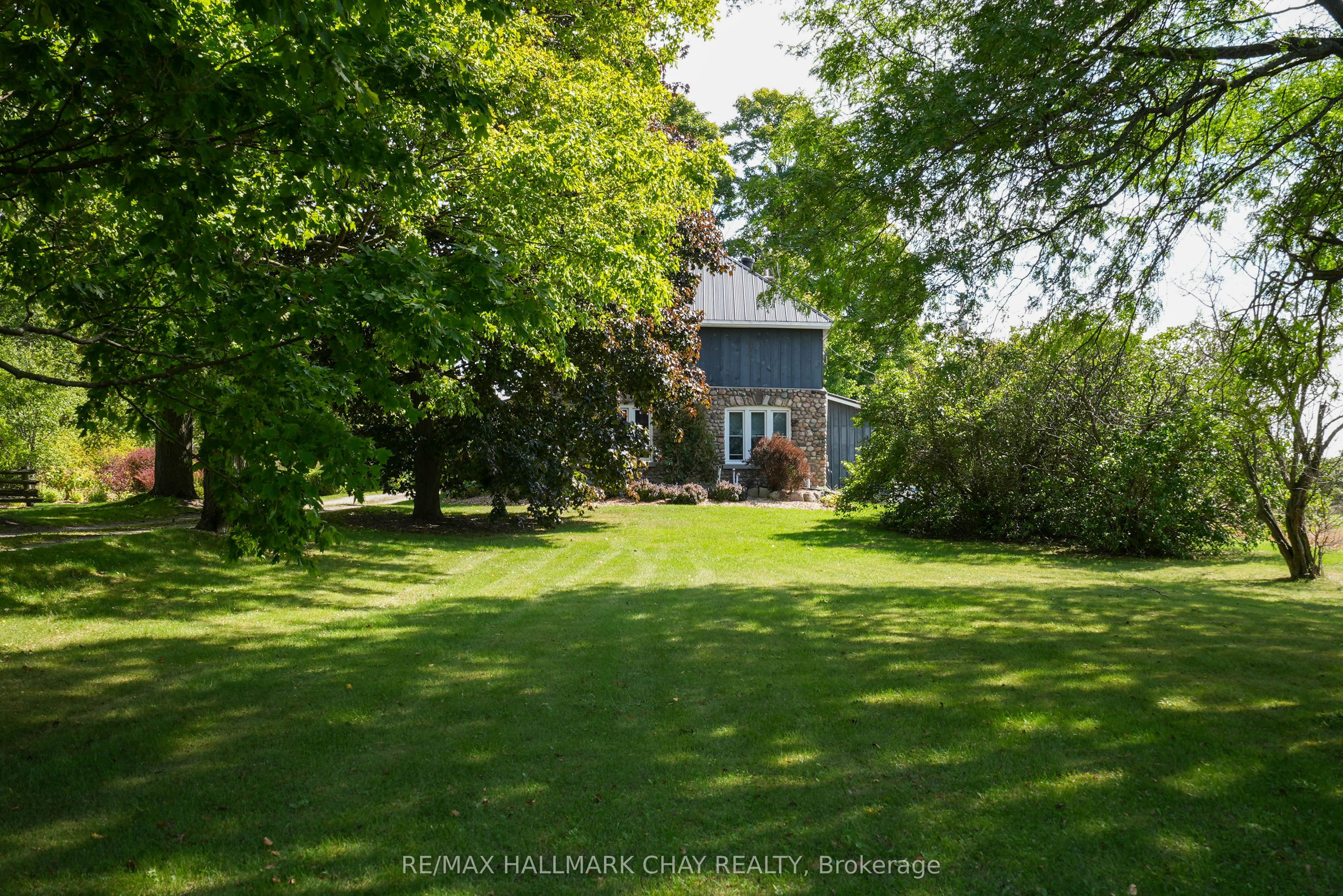 2473 Ronald Road Property Photo 2