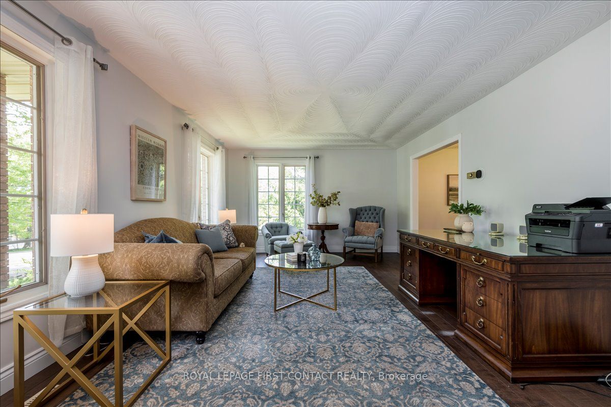 11 Forestwood Lane Property Photo 6