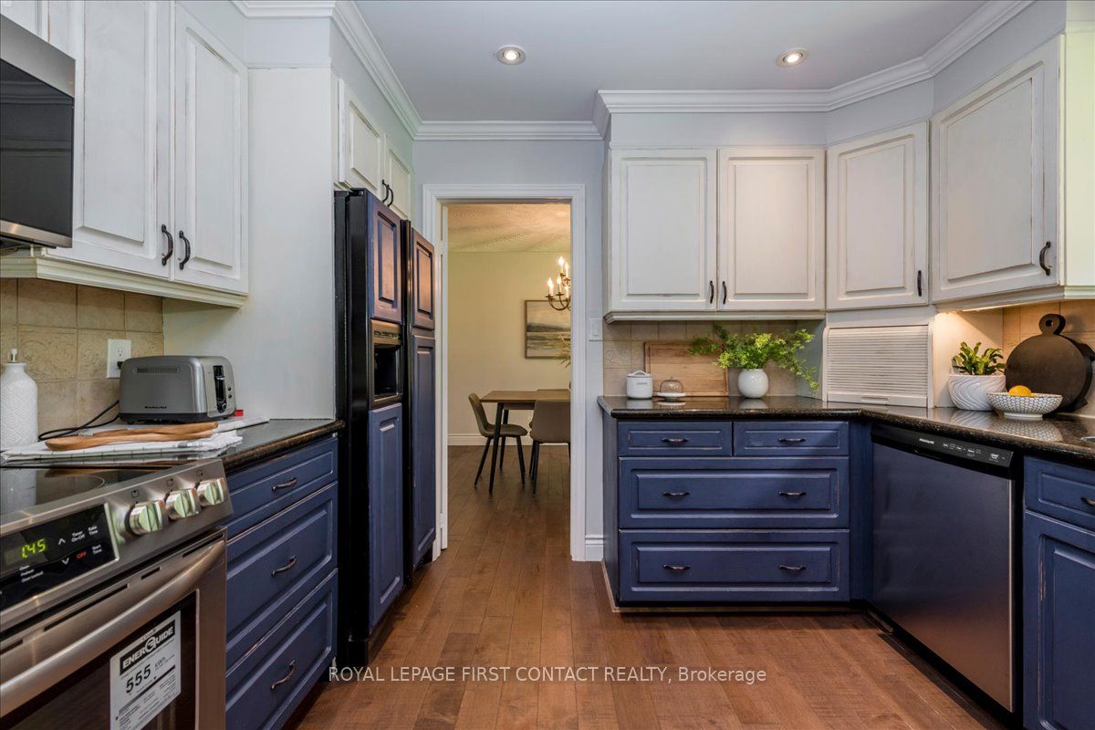 11 Forestwood Lane Property Photo 8