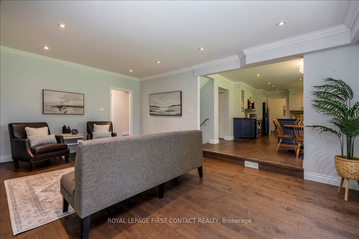 11 Forestwood Lane Property Photo 14