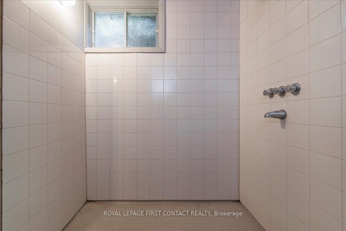 11 Forestwood Lane Property Photo 33