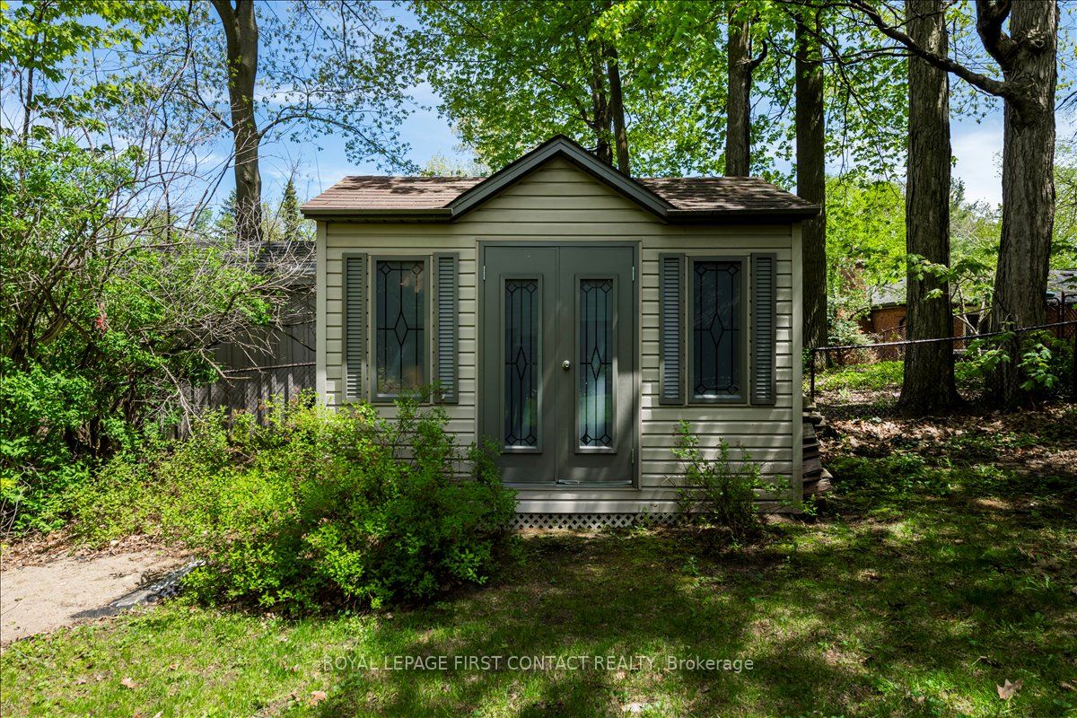 11 Forestwood Lane Property Photo 39