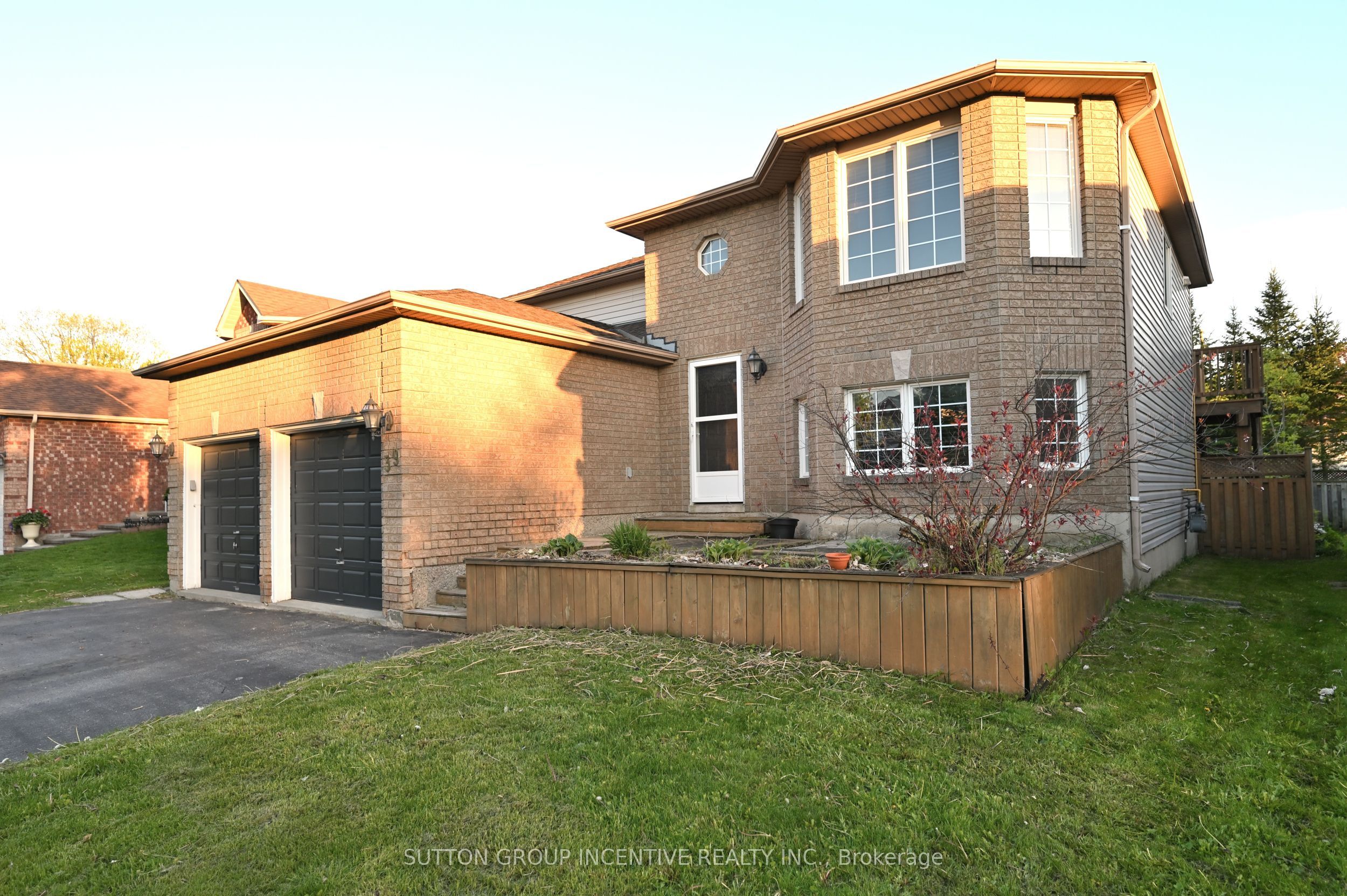 39 Jones Drive Upper Property Photo 2