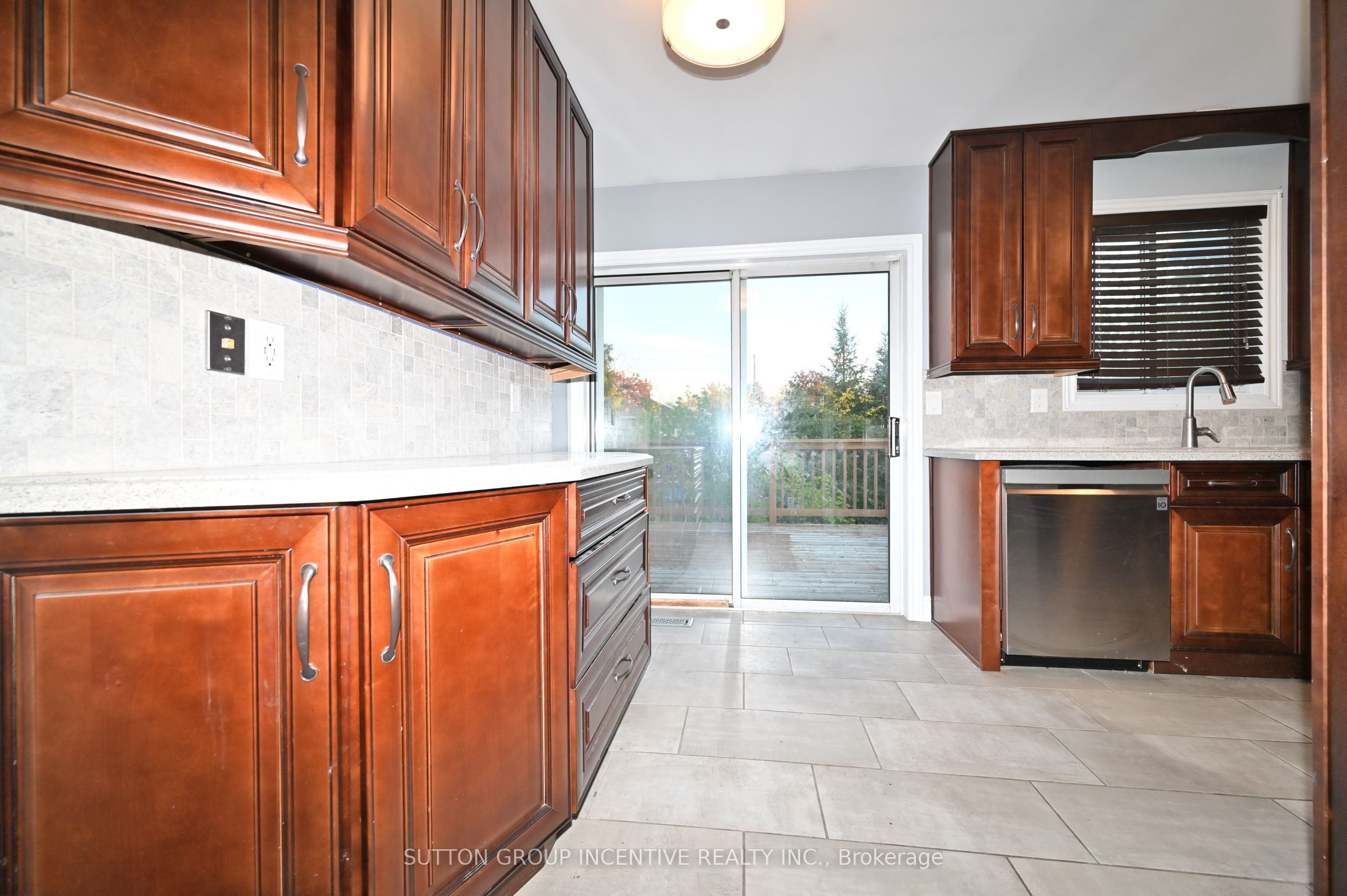 39 Jones Drive Upper Property Photo 9