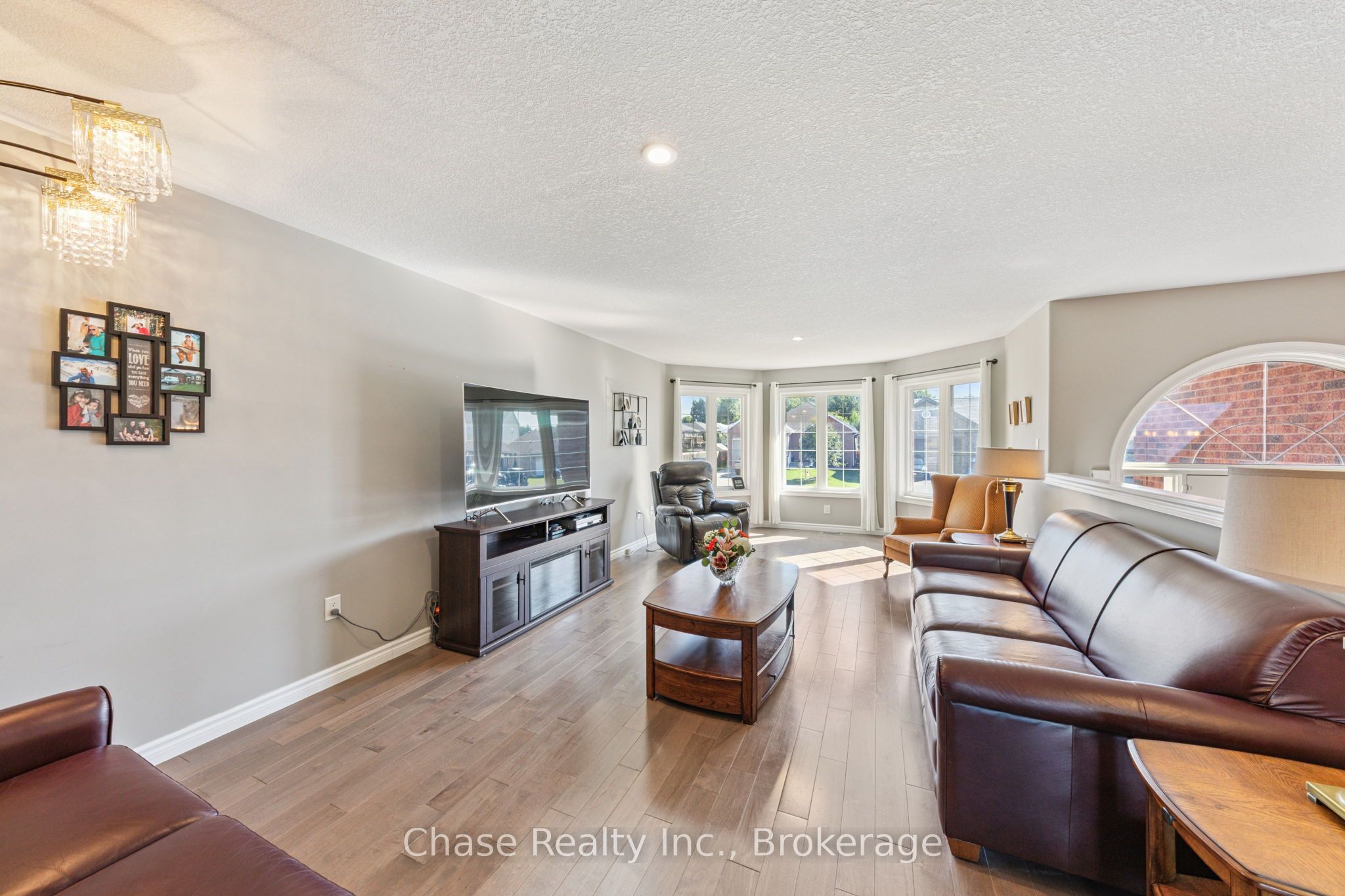 18 St Amant Road Property Photo 6