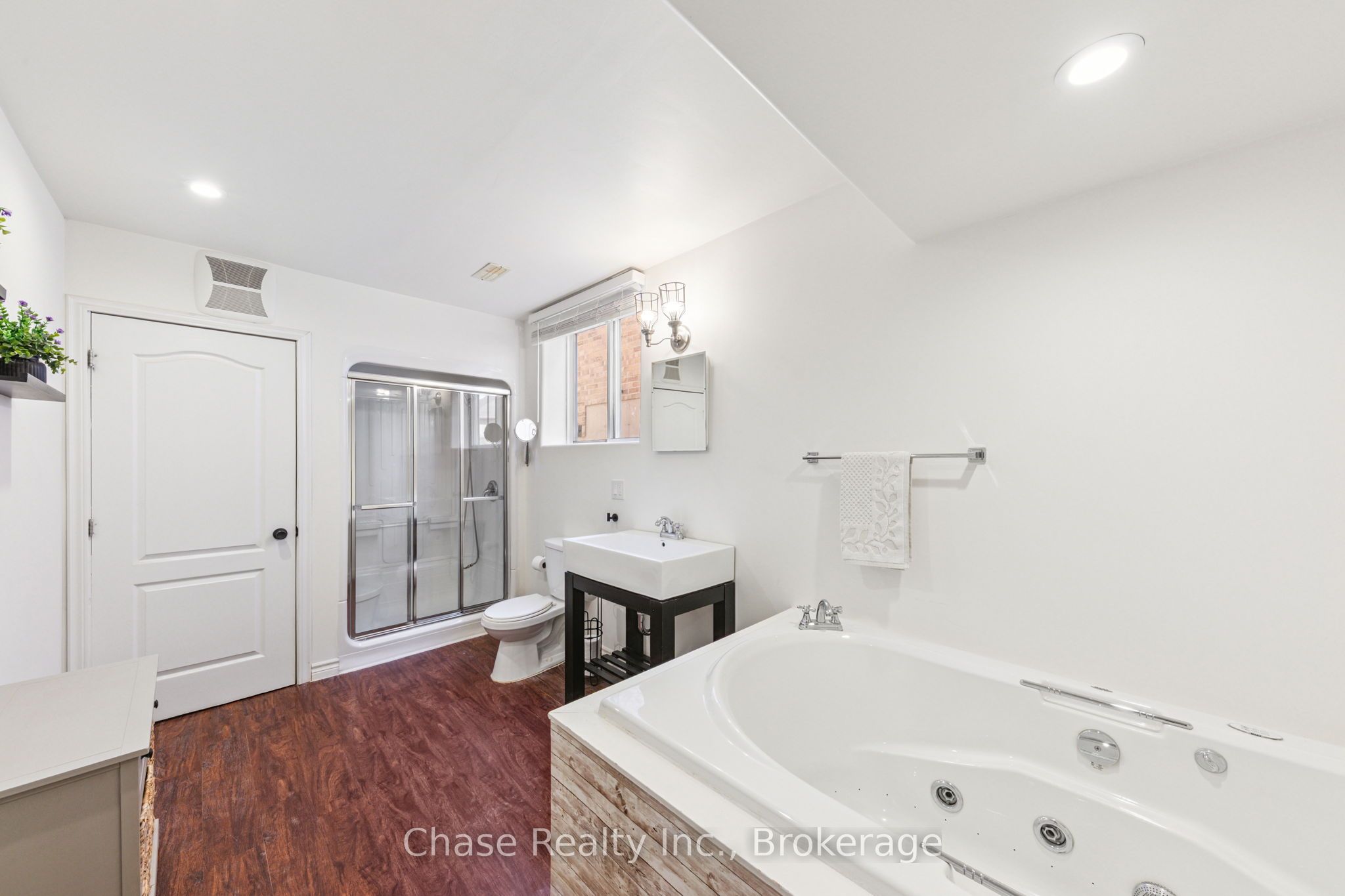 18 St Amant Road Property Photo 23