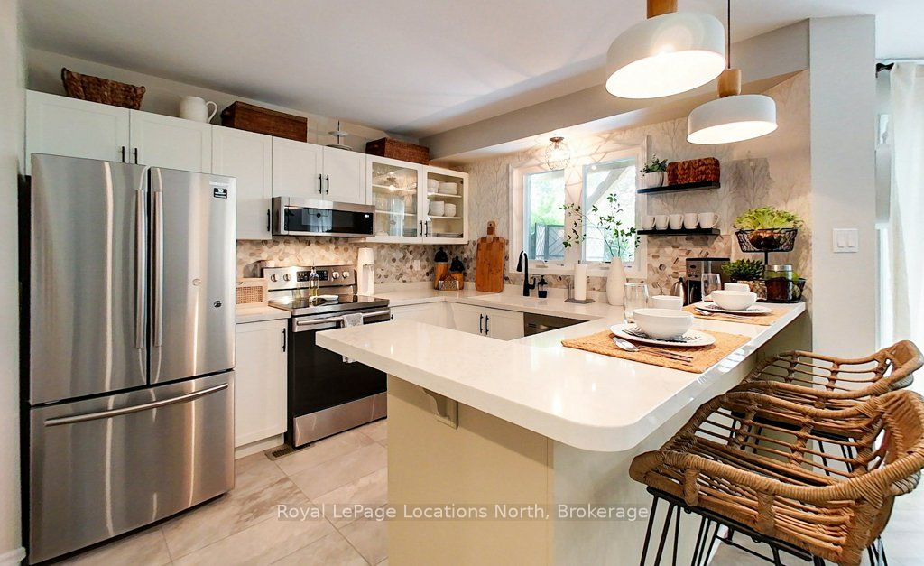145 Fairway Crescent 59 Property Photo 2