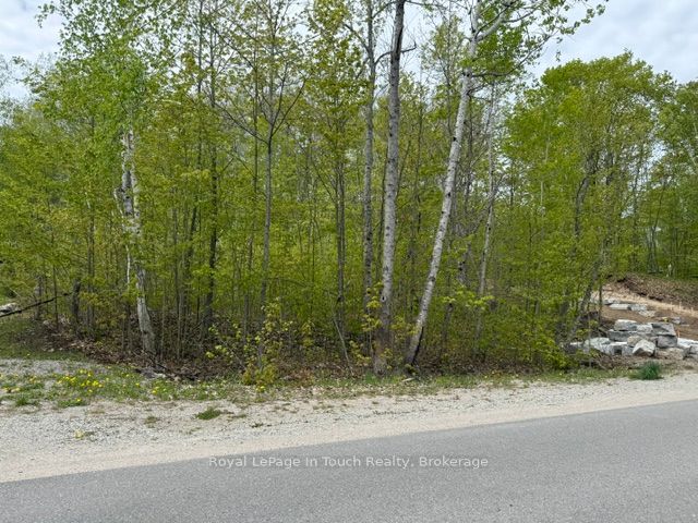 1536 Champlain Road Property Photo 3