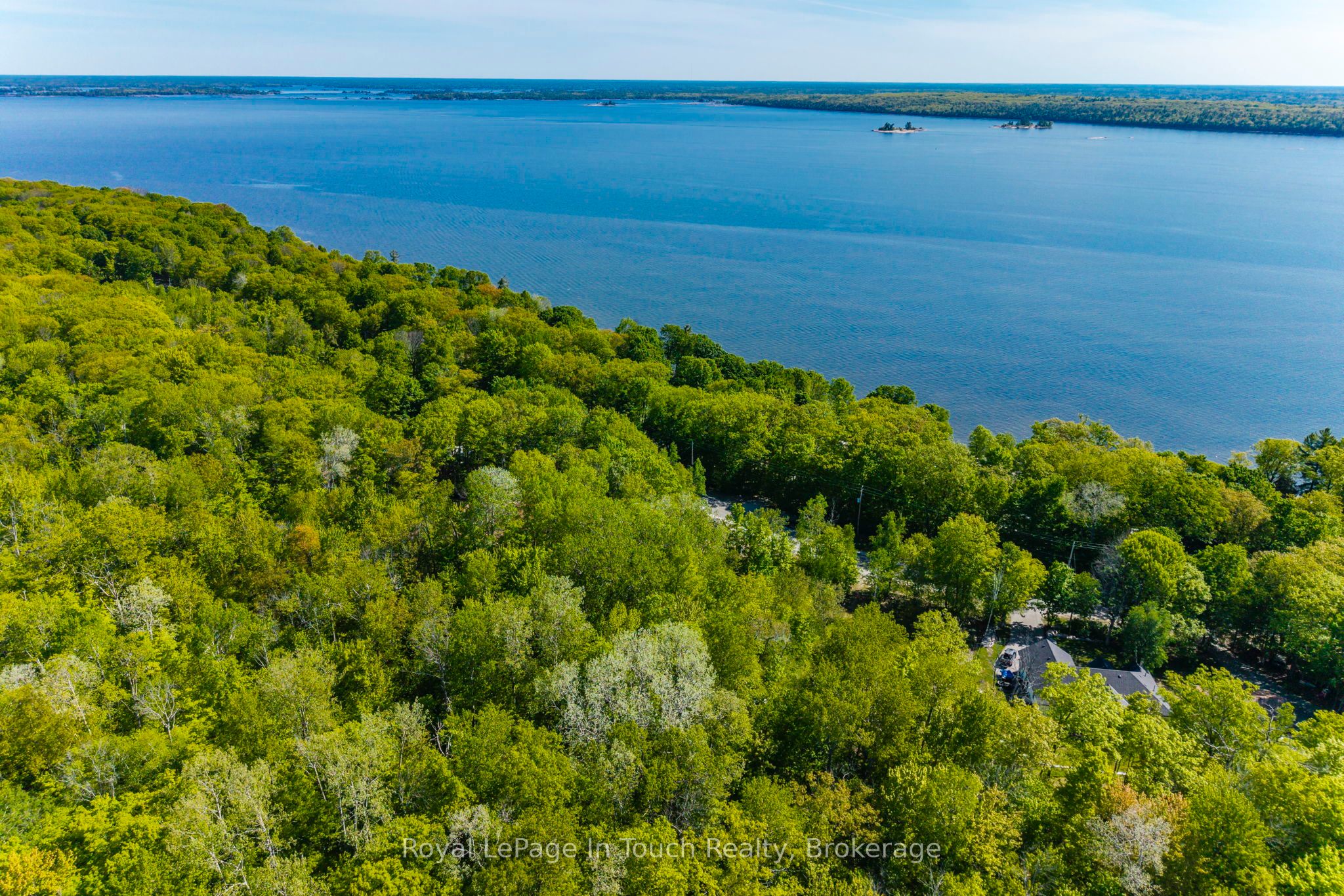 1536 Champlain Road Property Photo 8