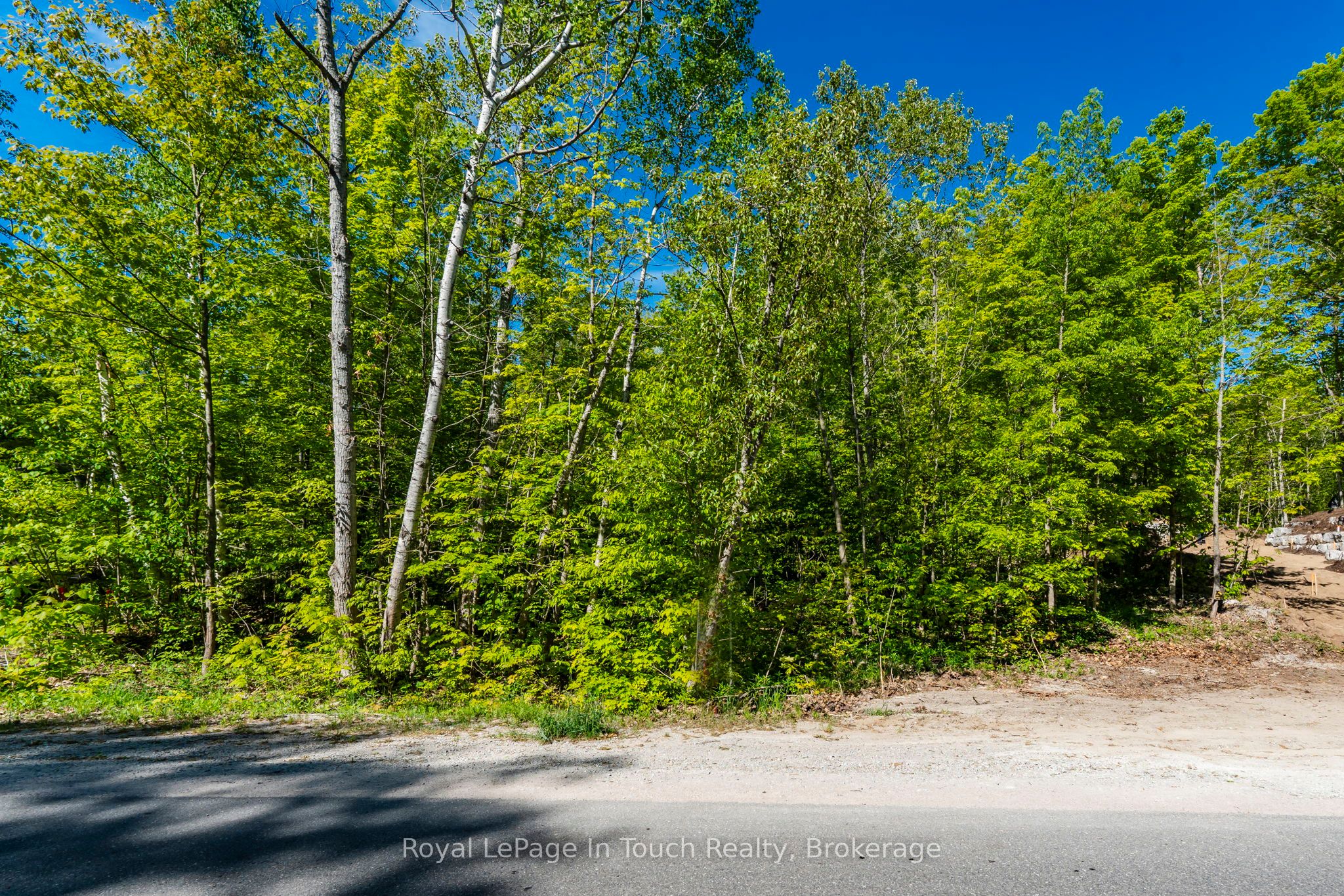 1536 Champlain Road Property Photo 12