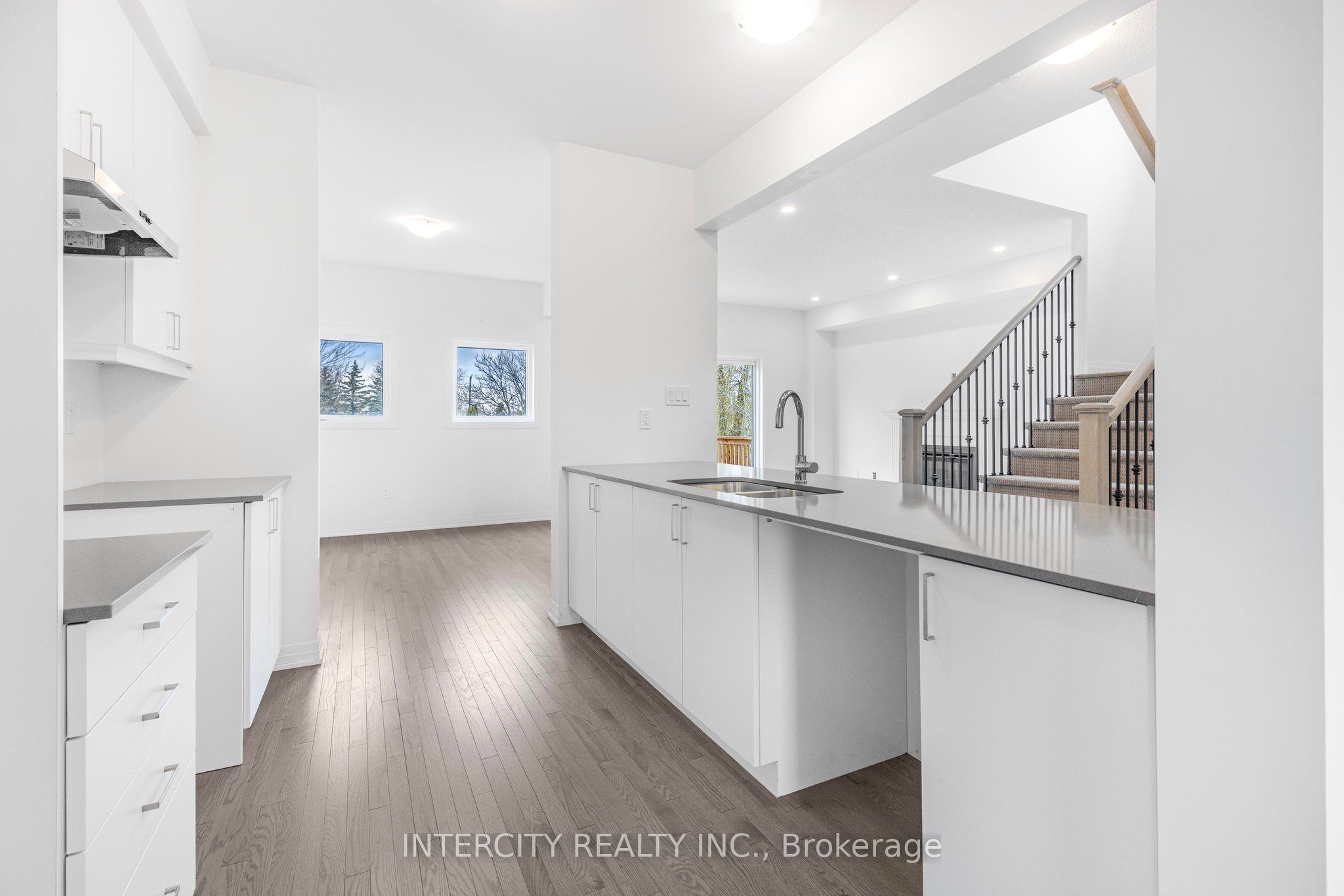 345 Quebec Street Property Photo 7