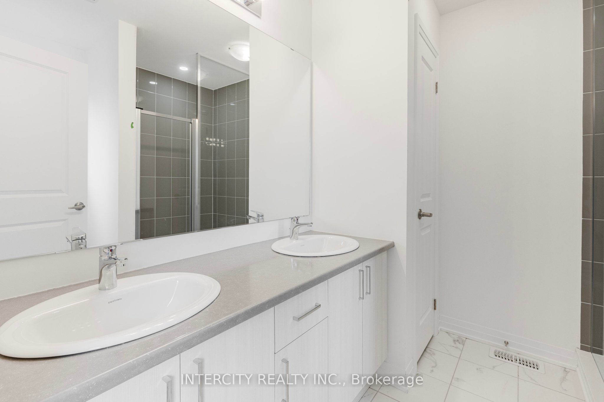 345 Quebec Street Property Photo 17