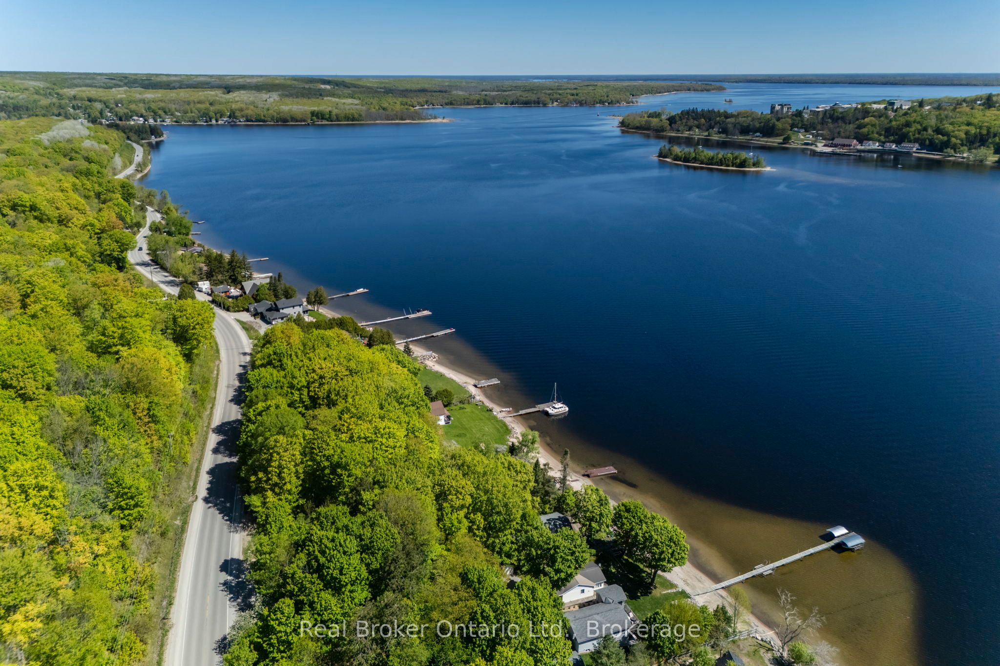 437 Champlain Road Property Photo 4