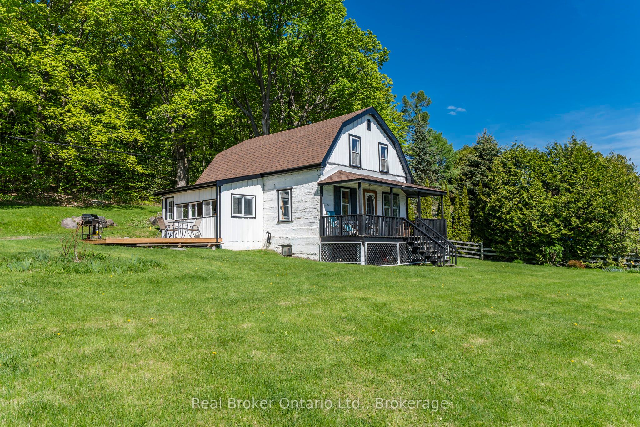 437 Champlain Road Property Photo 14