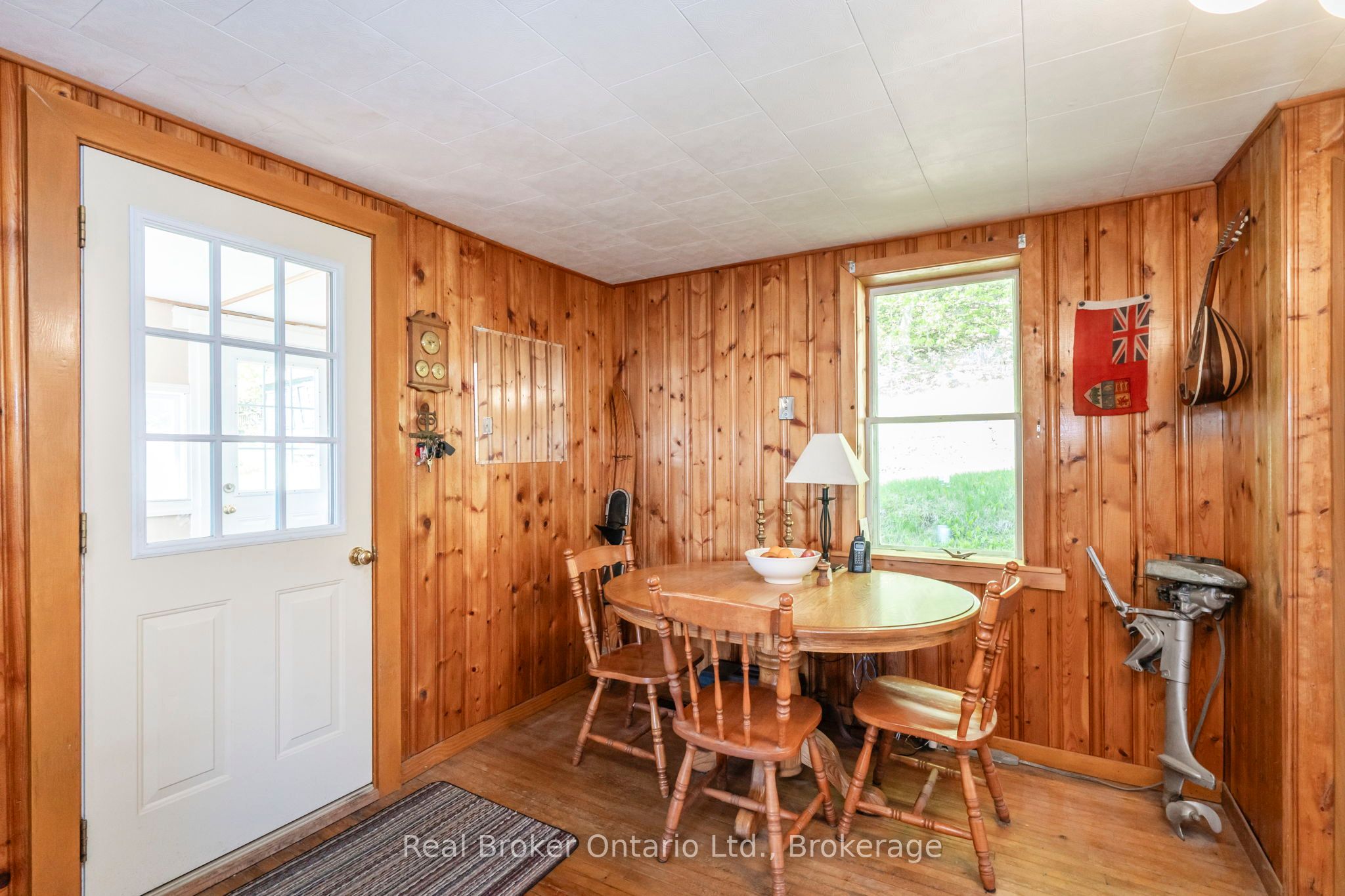 437 Champlain Road Property Photo 16