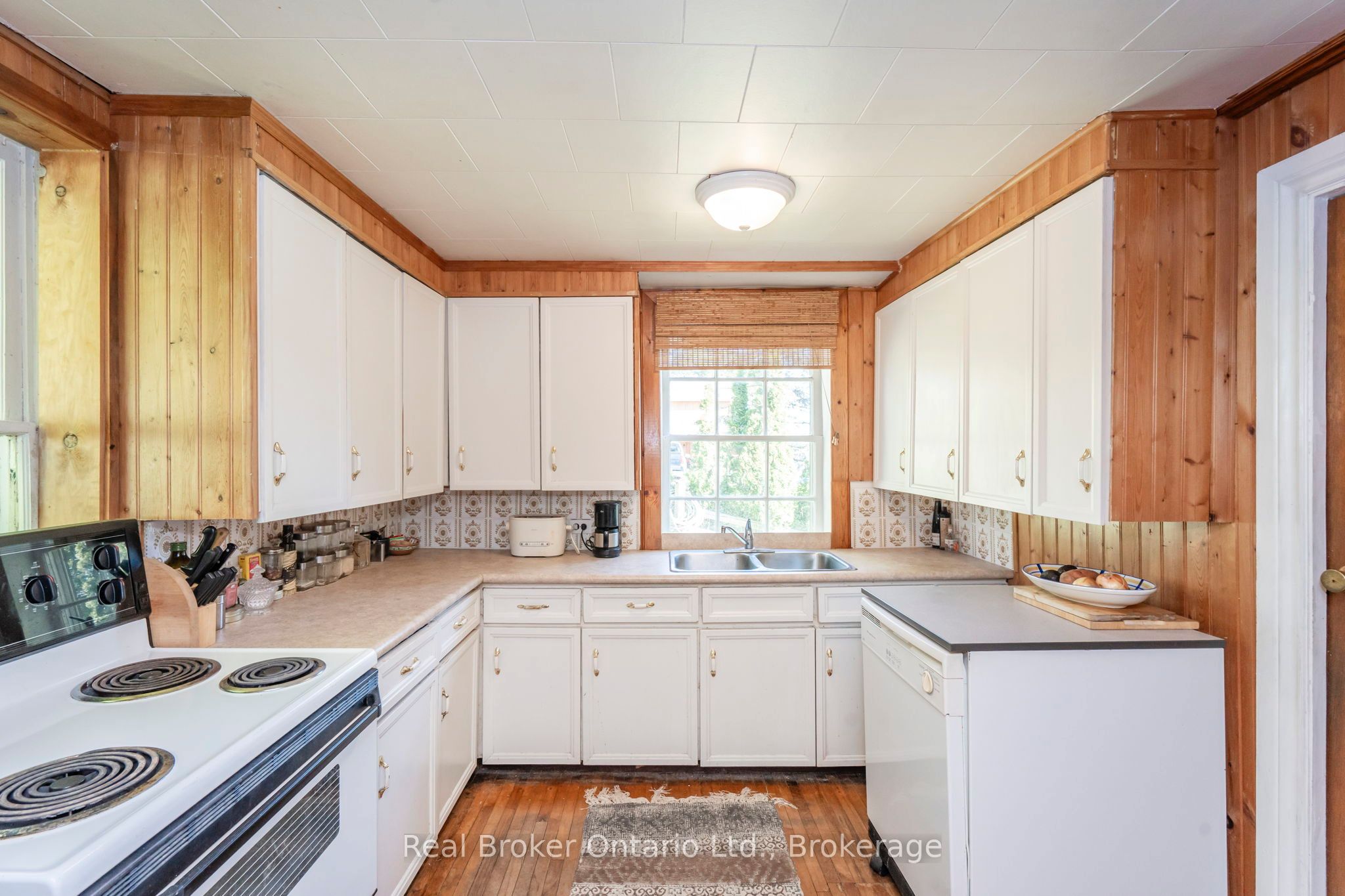 437 Champlain Road Property Photo 18