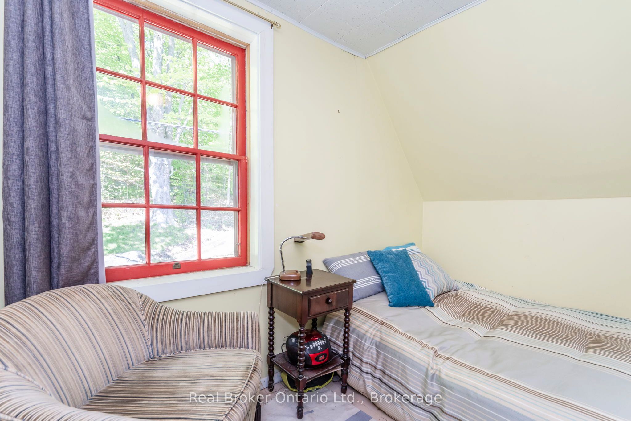 437 Champlain Road Property Photo 21