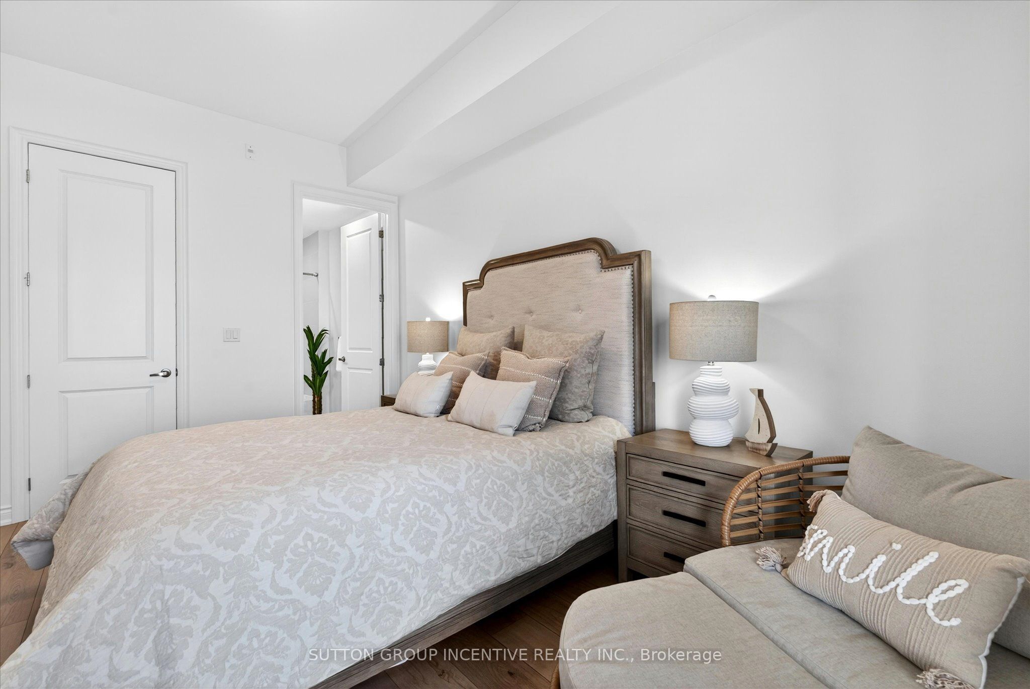 764 River Road E 209 Property Photo 17