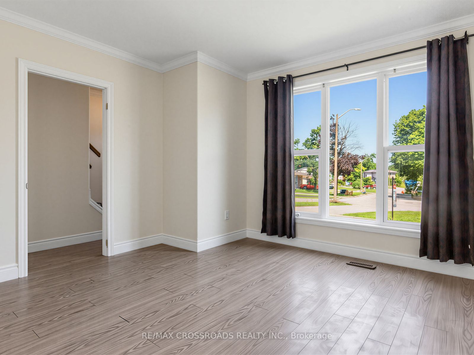 59 Chaucer Crescent Property Photo 4
