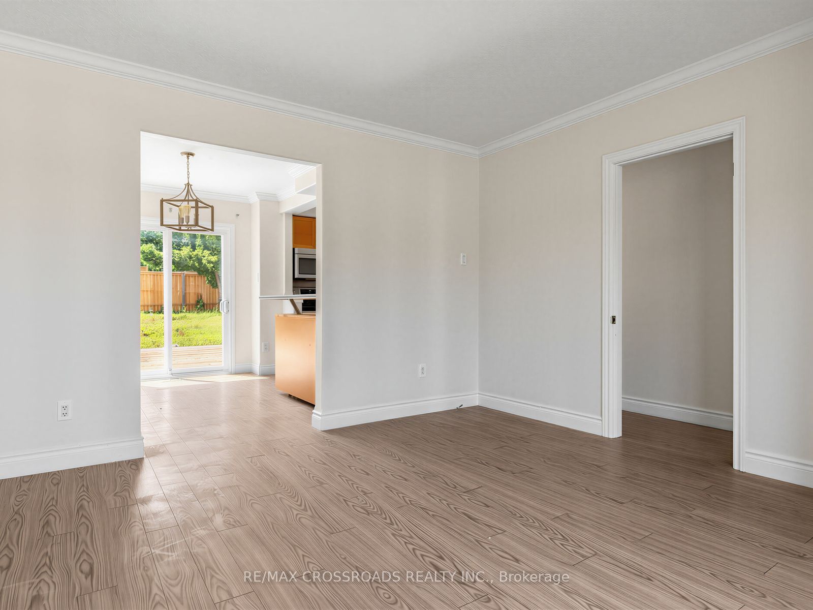 59 Chaucer Crescent Property Photo 6