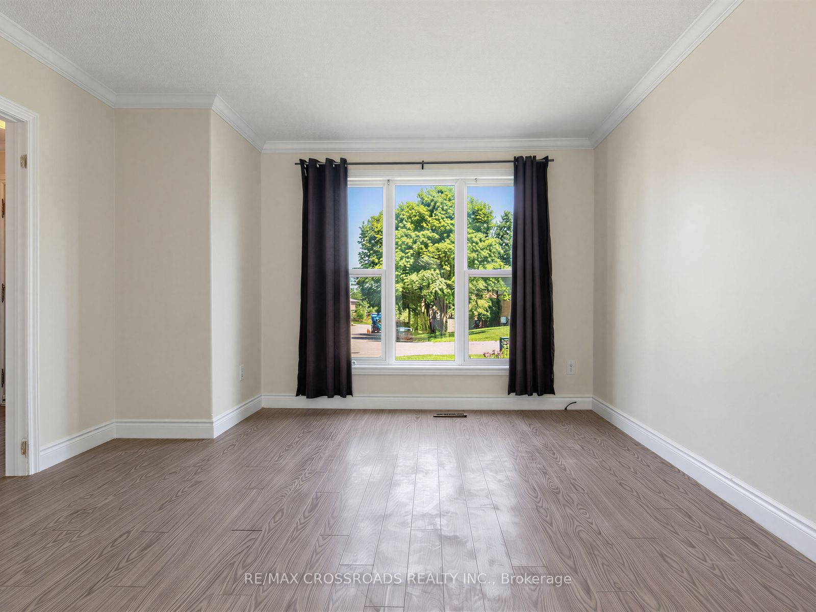 59 Chaucer Crescent Property Photo 7