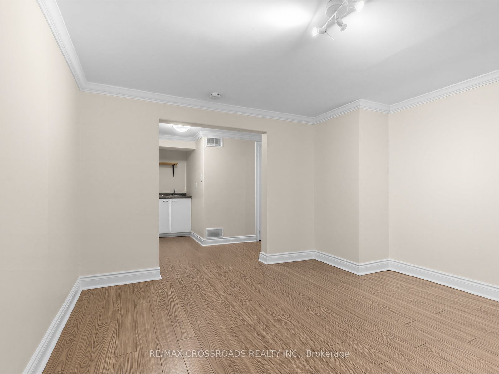59 Chaucer Crescent Property Photo 26