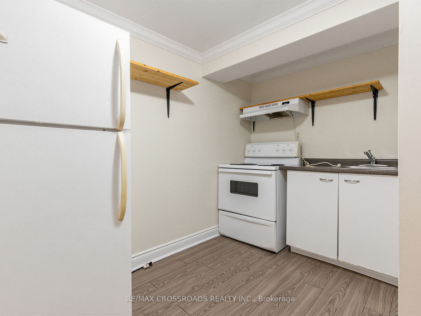 59 Chaucer Crescent Property Photo 28