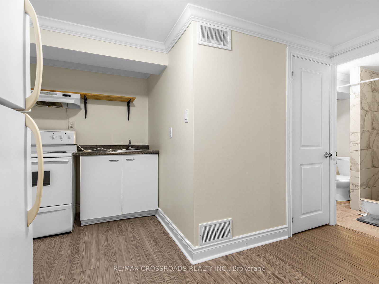 59 Chaucer Crescent Property Photo 29